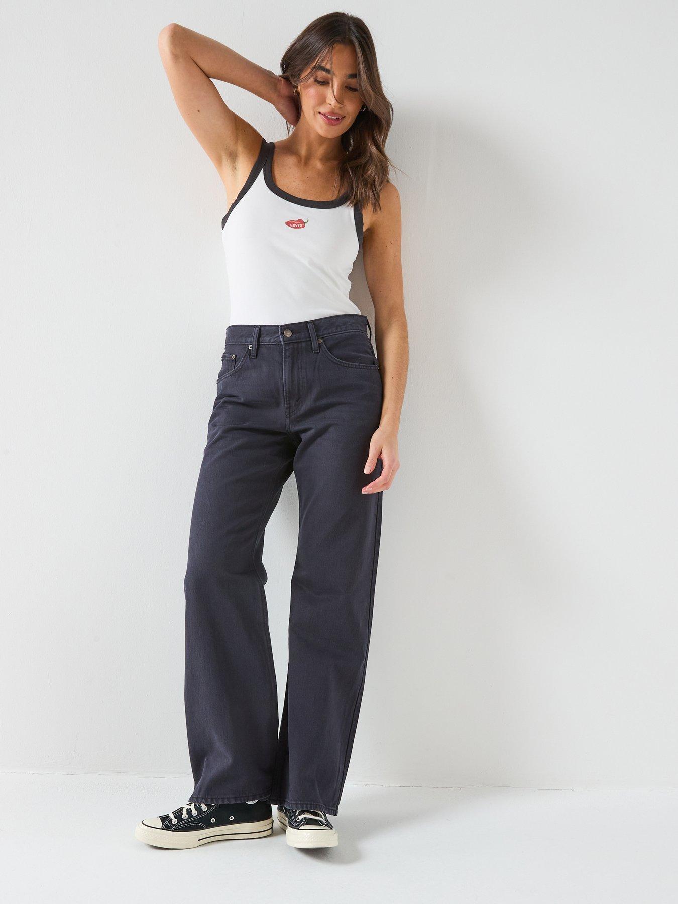 Image 3 of 6 of Levi's Essential Tank T-Shirt - White