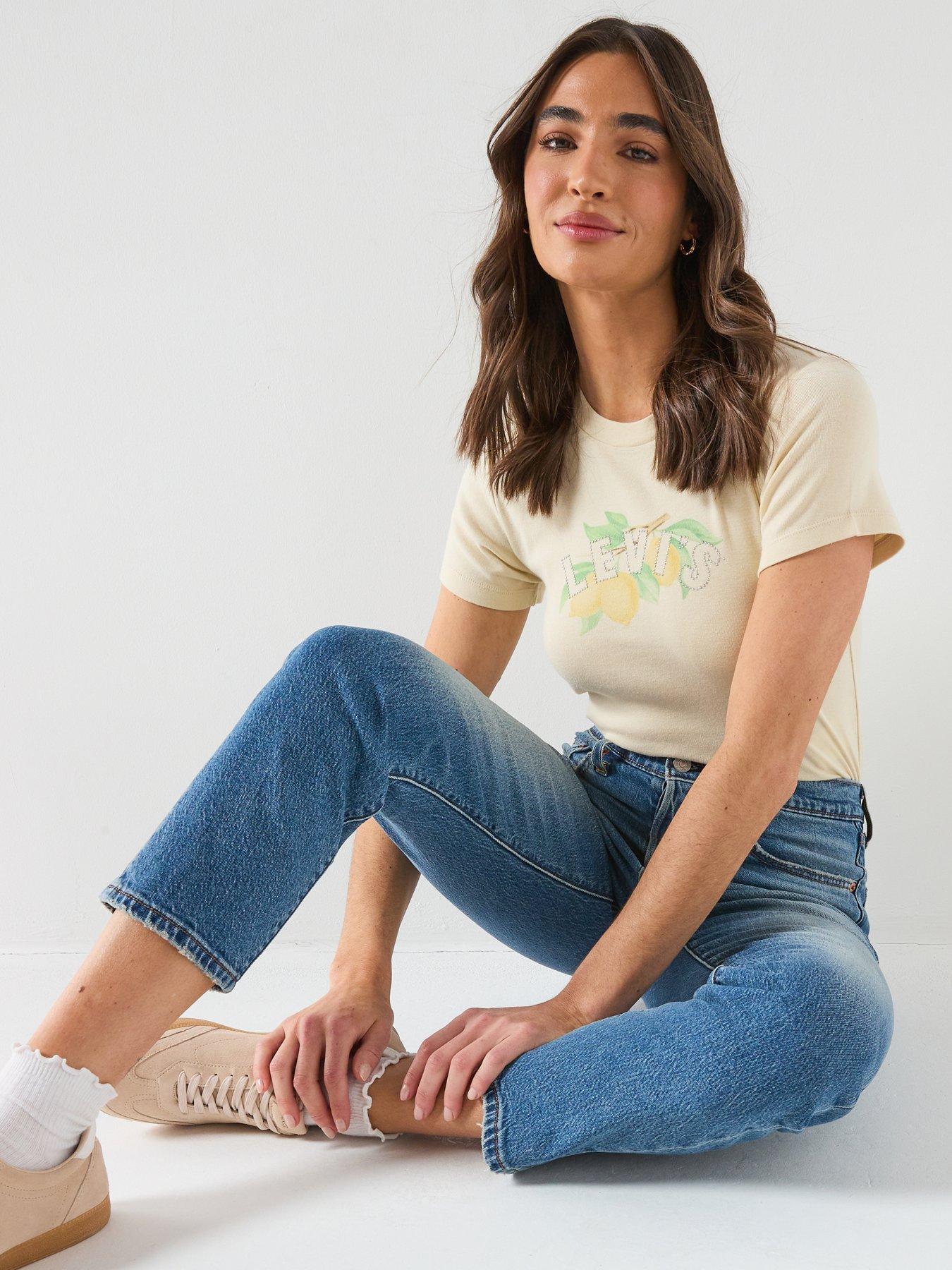 Image 4 of 6 of Levi's Essential Sporty Tee - Beige