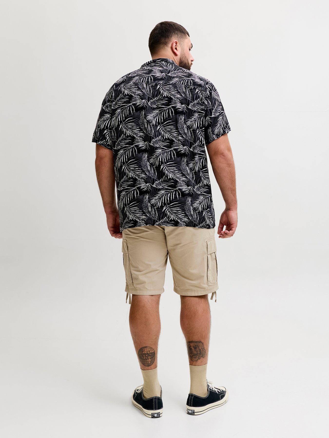 Image 2 of 7 of Jack & Jones Plus Cole Frank Cargo Shorts - Beige