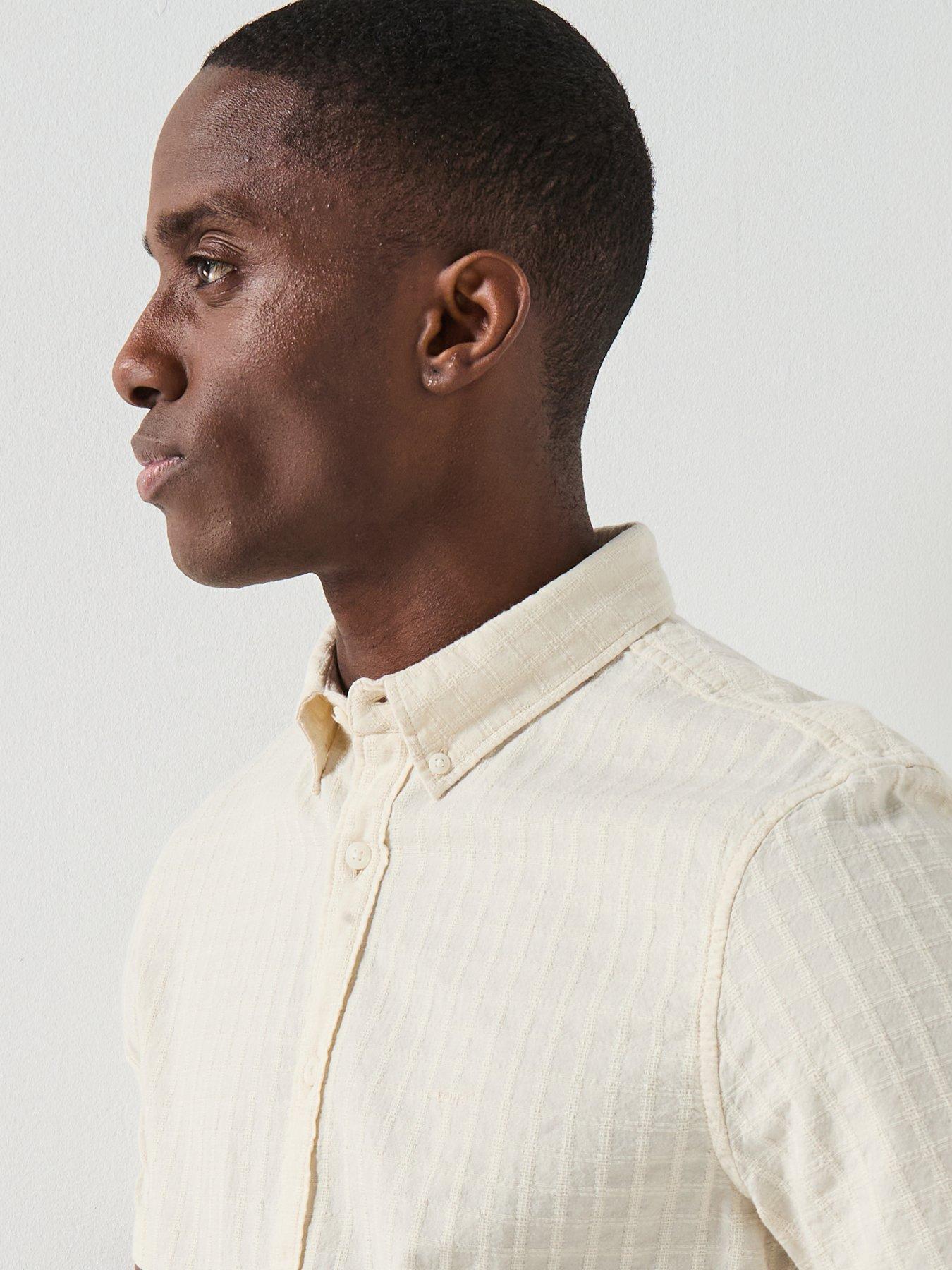Image 4 of 6 of Levi's Authentic Textured Short Sleeve Shirt