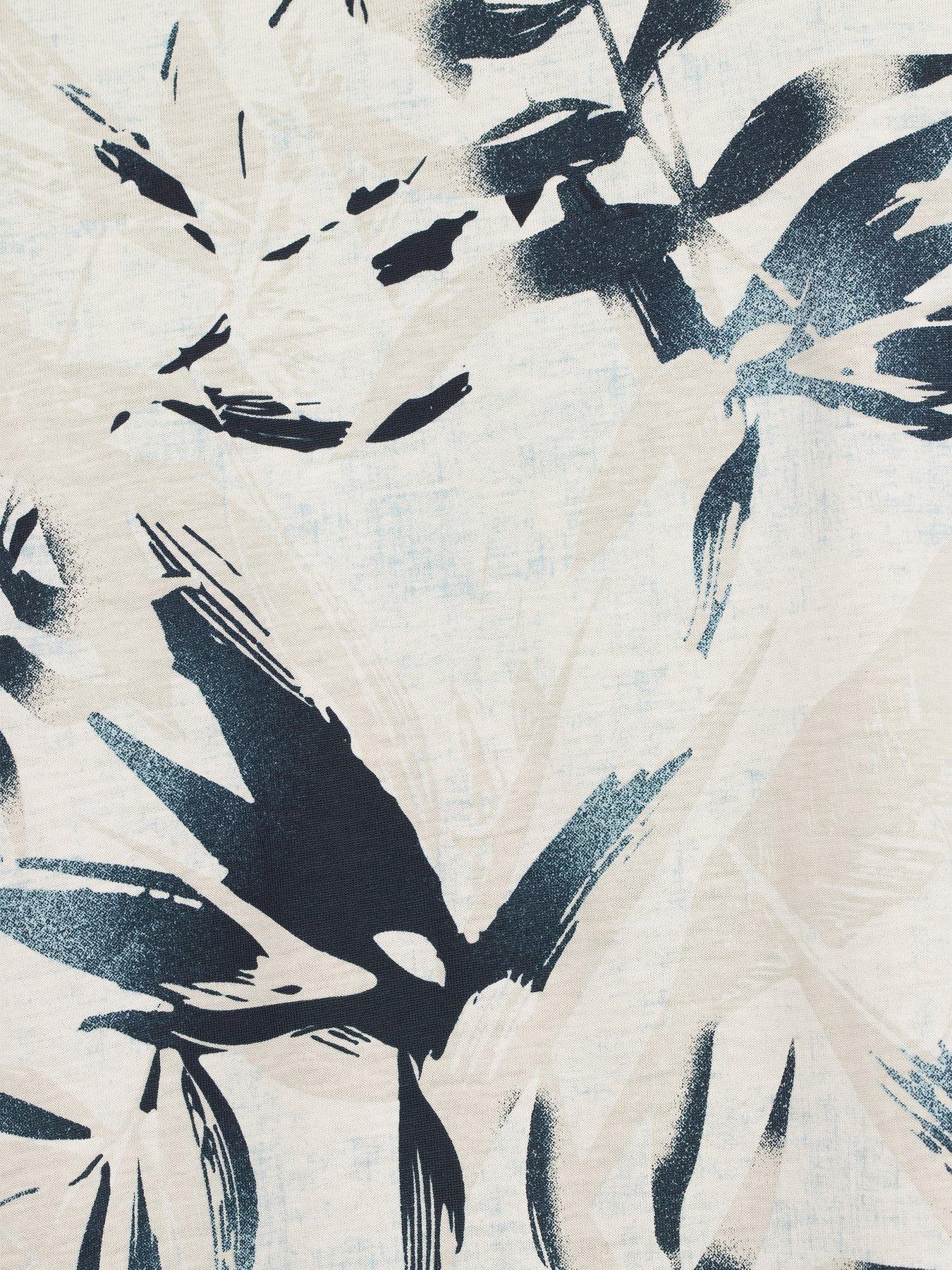 Image 4 of 5 of Jack & Jones Plus Honolulu Aop Printed T-Shirt - White