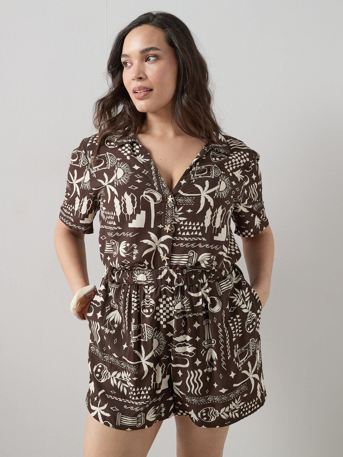 Image 4 of 6 of The Very Collection Curve Printed Co-Ord Shorts - Print