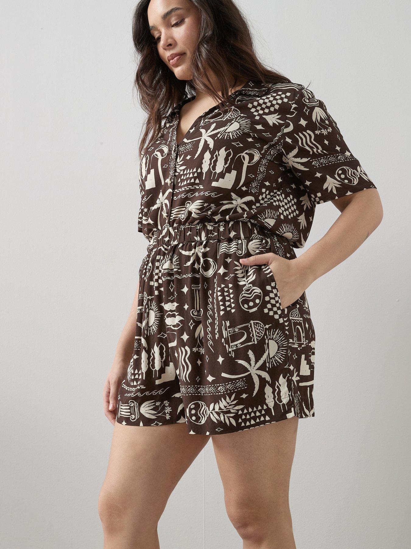 Image 5 of 6 of The Very Collection Curve Printed Co-Ord Shorts - Print