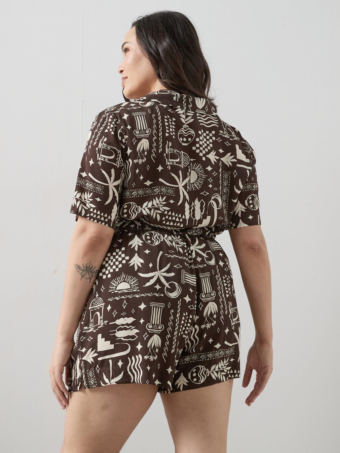 Image 6 of 6 of The Very Collection Curve Printed Co-Ord Shorts - Print