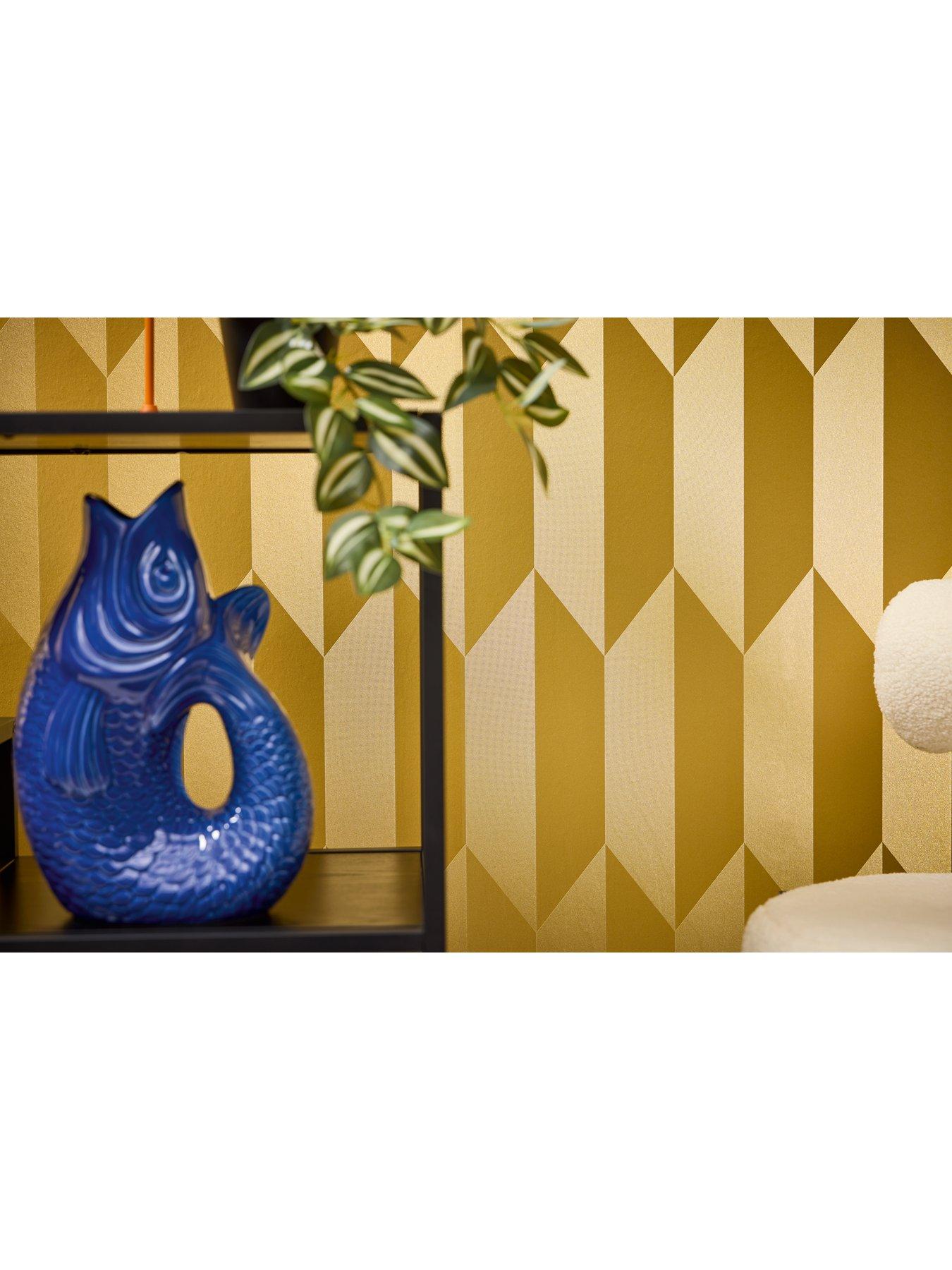 Image 5 of 7 of CosmoLiving by Cosmopolitan Graphic Groove Edge Gold Non Woven Wallpaper