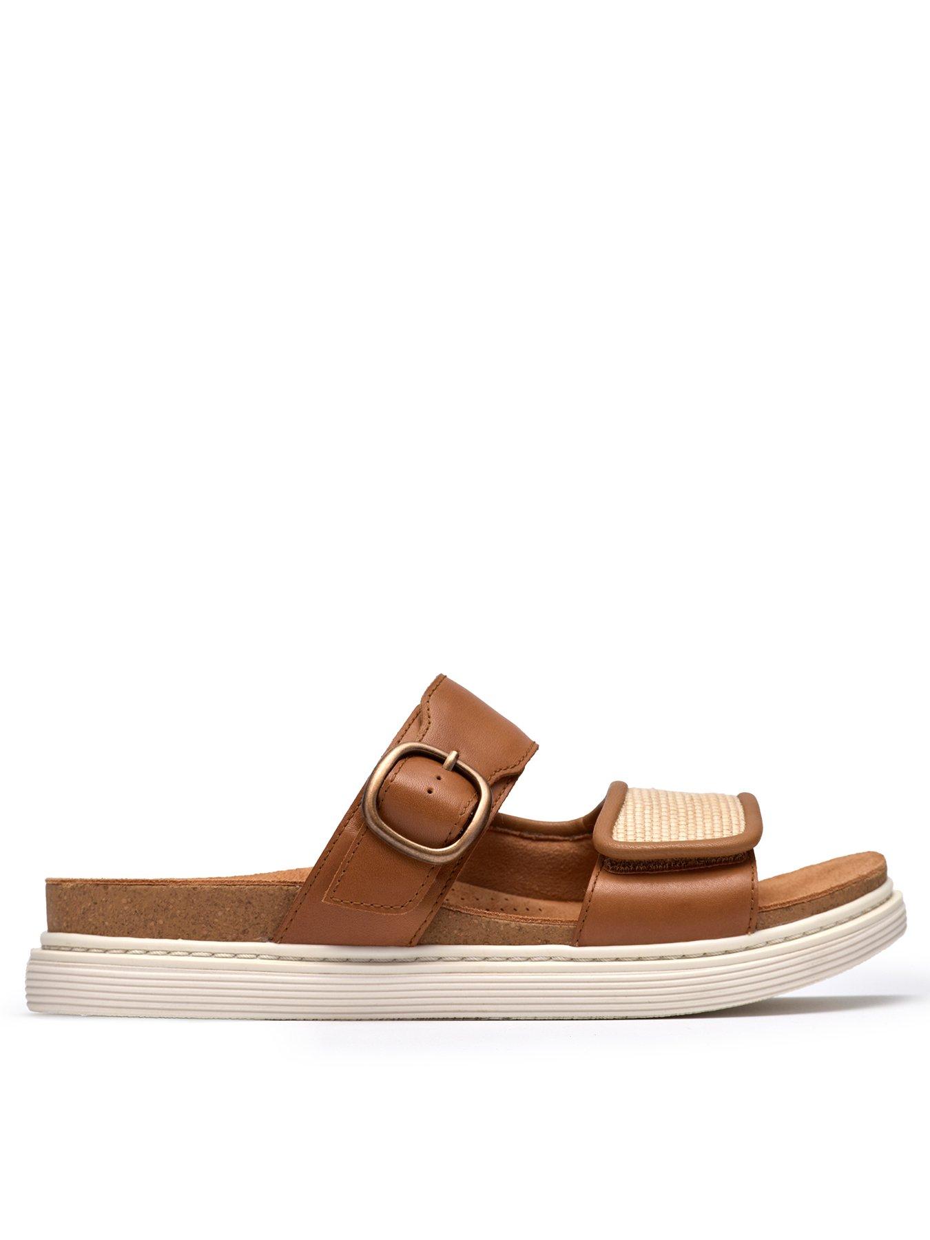 clarks-arwell-step-sandals-tan-leather