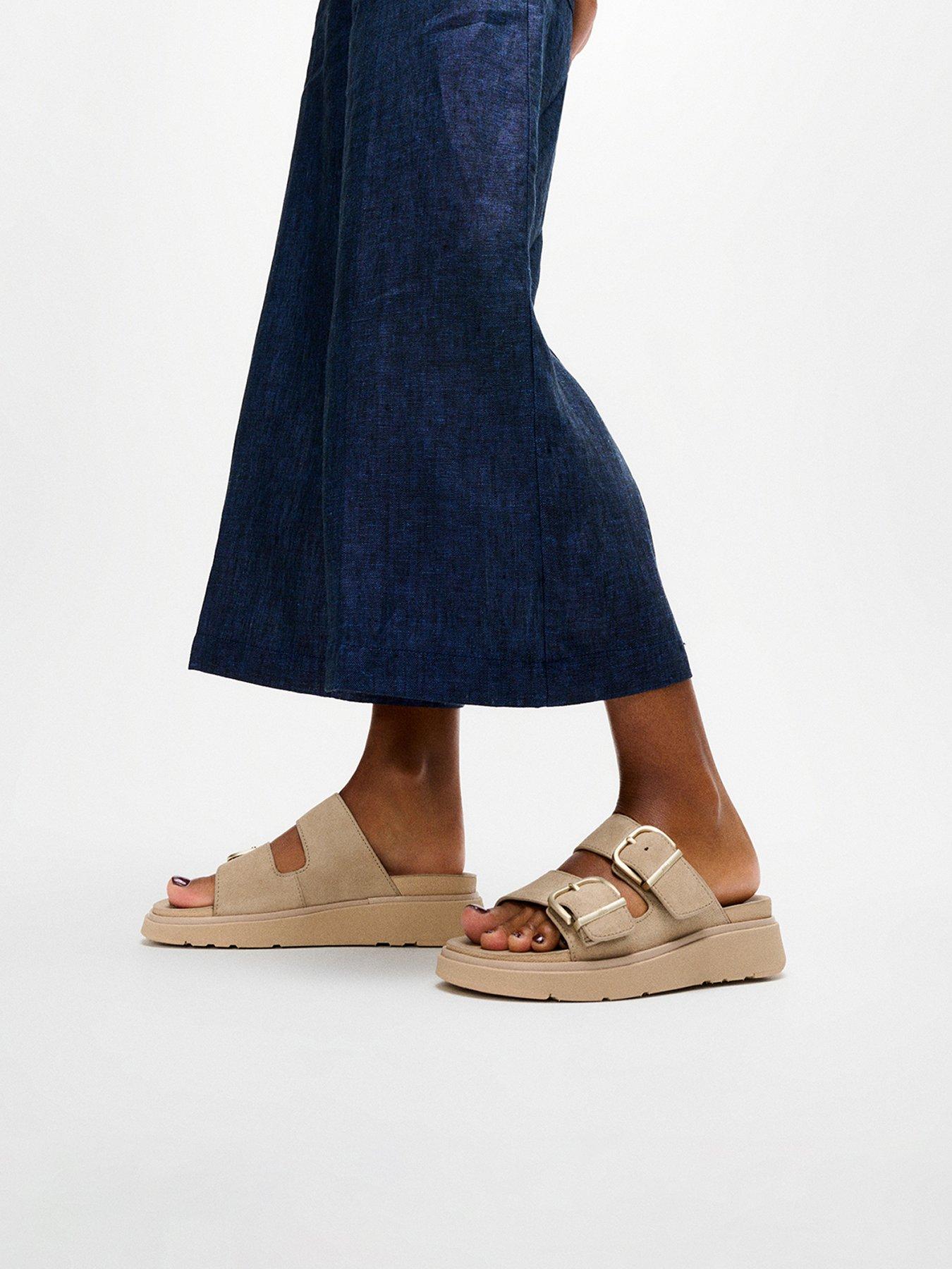 fitflop-gen-ff-buckle-two-bar-leather-slides-cappuccino