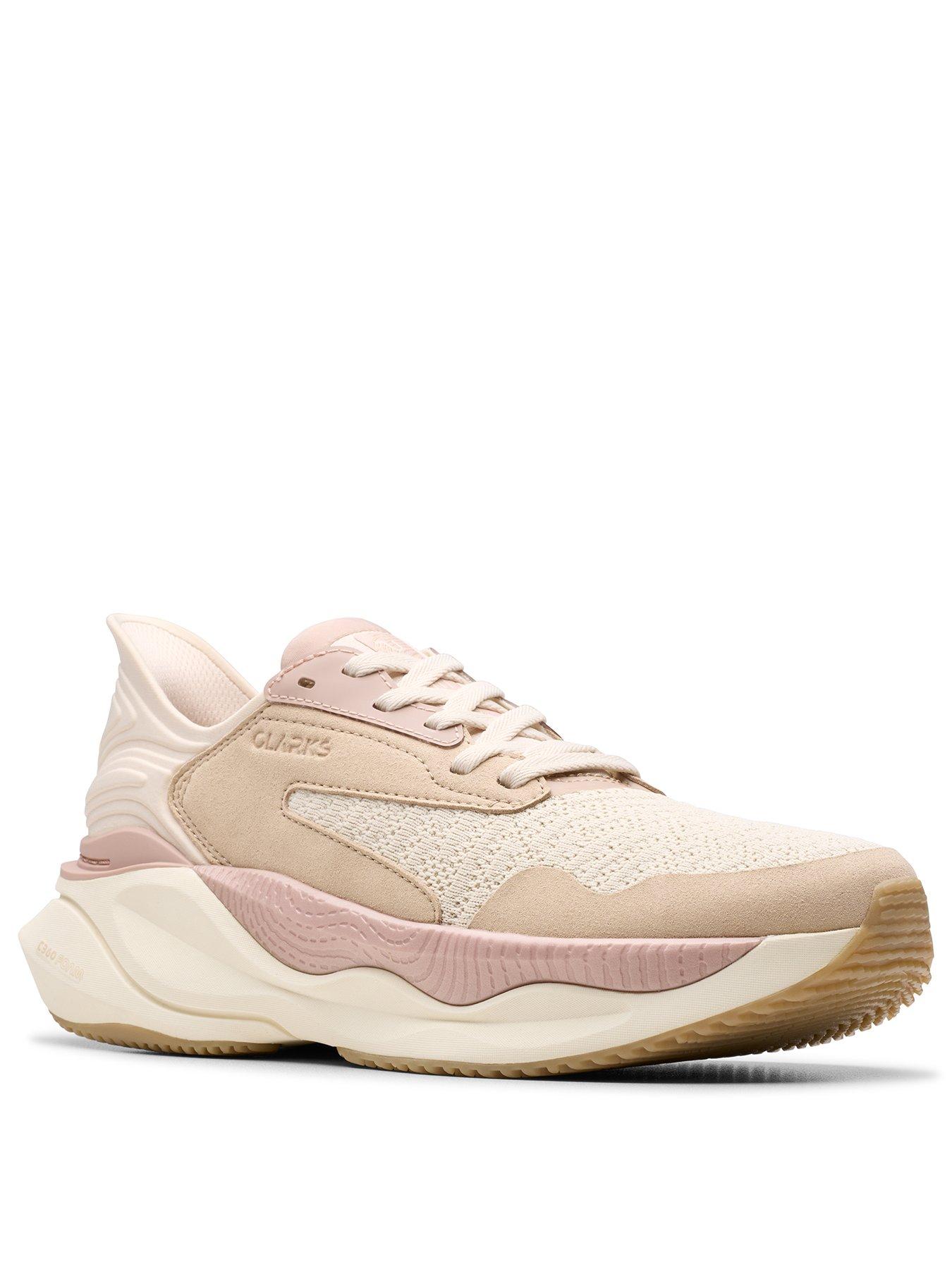  image of clarks-pace-trainer-sand