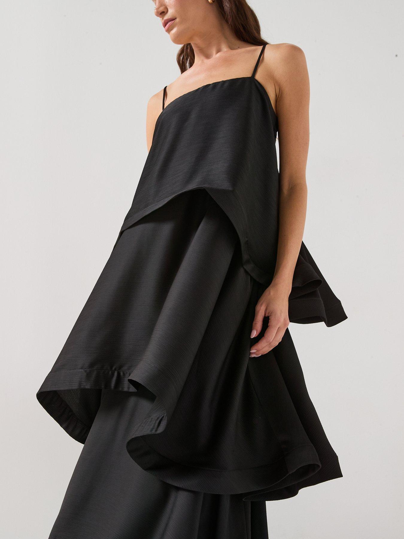 Image 6 of 6 of Elliatt Tilly Maxi Dress - Black