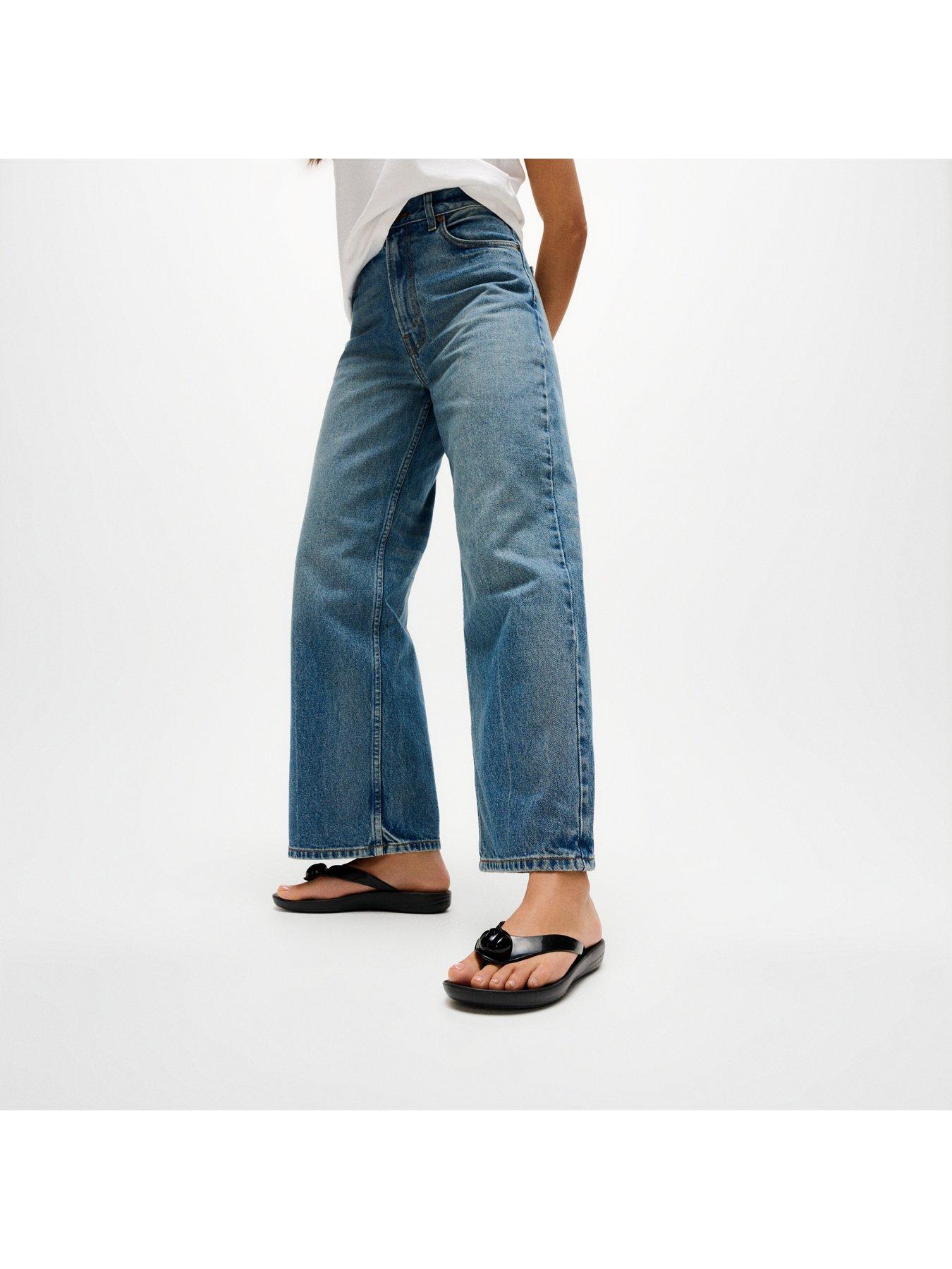  image of fitflop-iqushion-glossy-button-flip-flops-black