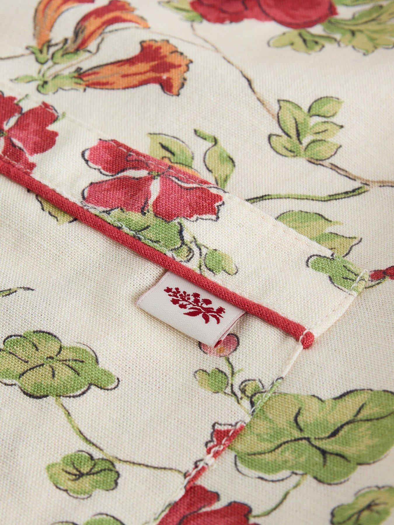 Image 7 of 7 of Laura Ashley Penny Woven Pyjama Set - Red