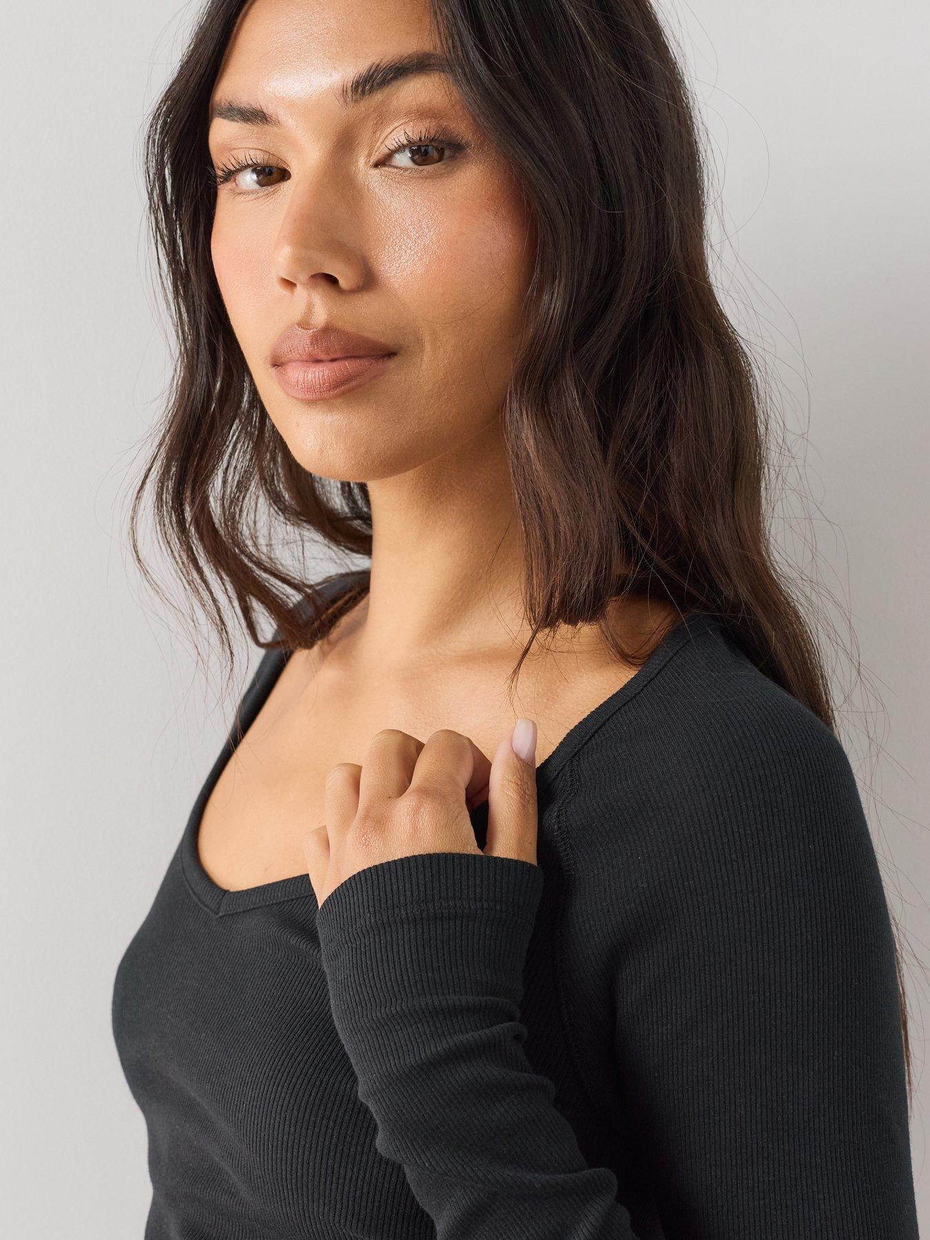 Image 4 of 7 of The Very Collection Deep V Neck Raglan T-Shirt - Black