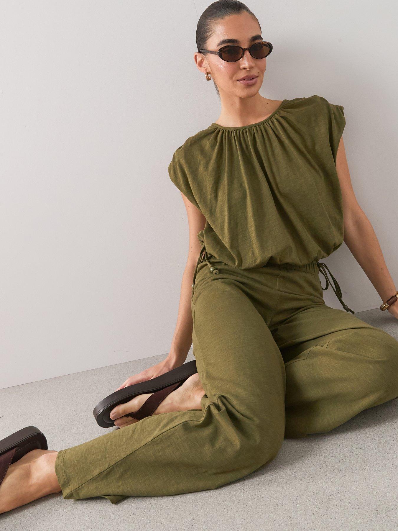 Image 6 of 7 of The Very Collection Elasticated Waist T-Shirt Co-Ord - Khaki
