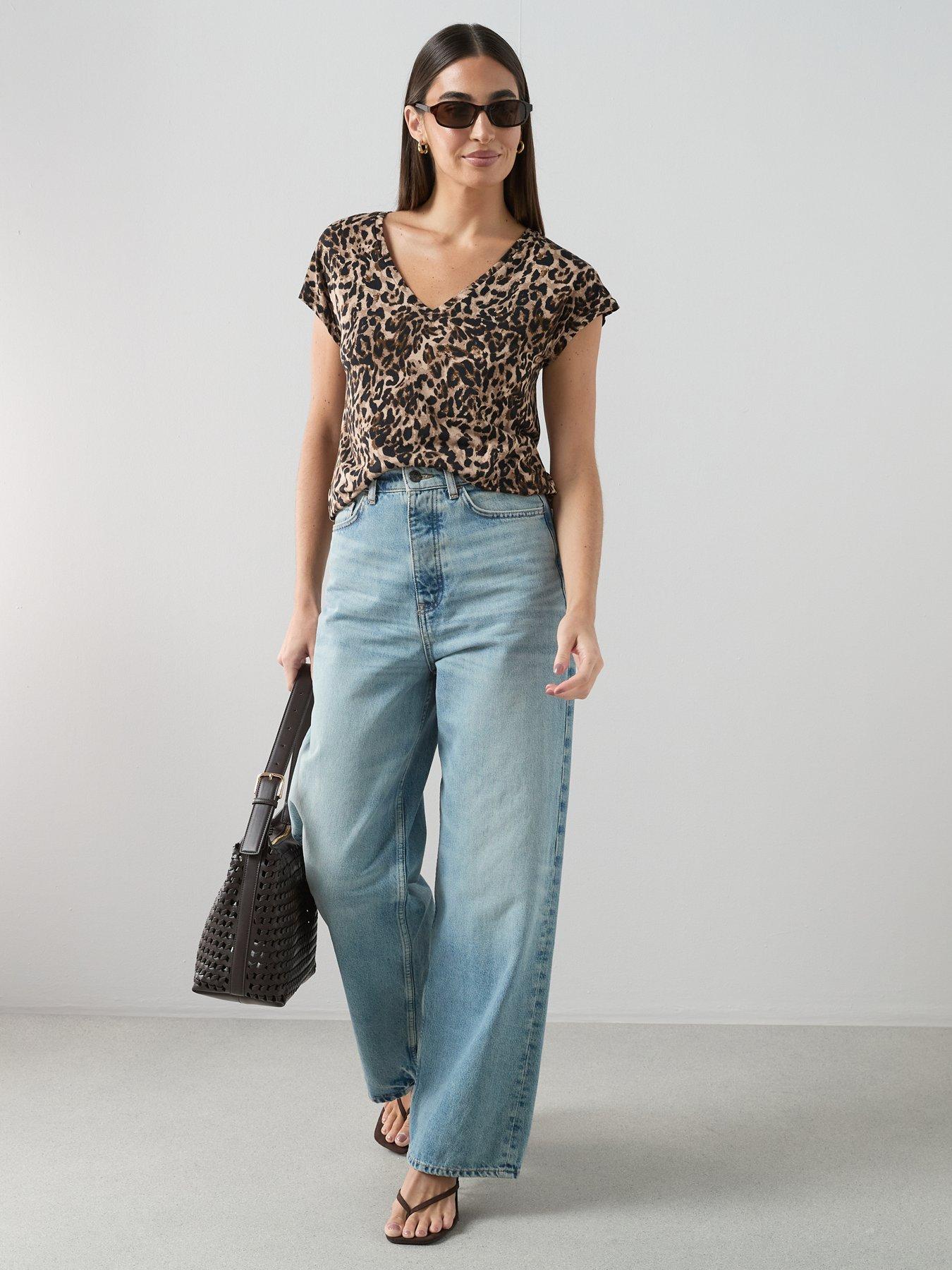 Image 3 of 6 of The Very Collection Printed Vneck Stretch Tee