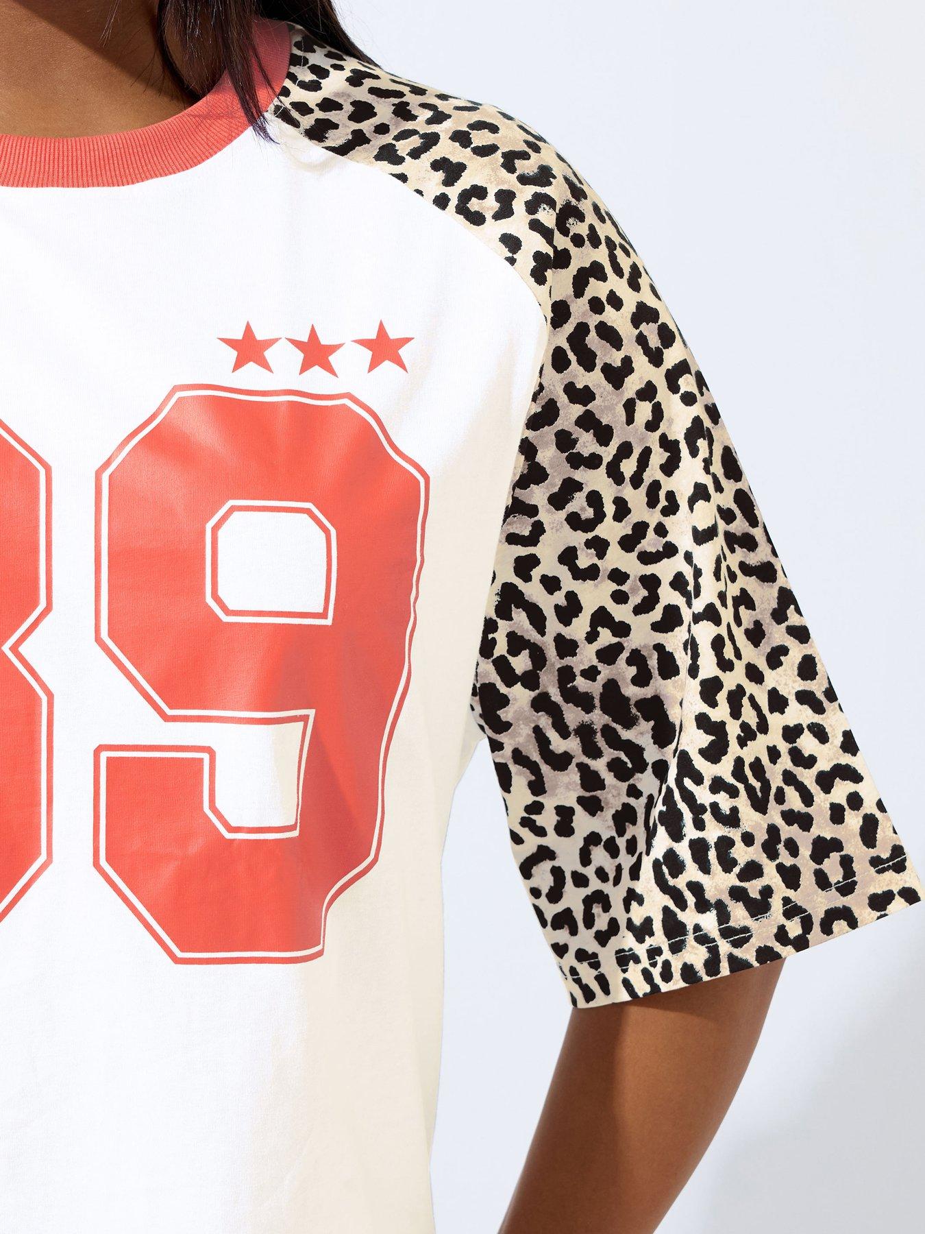 Image 4 of 5 of Yours Curve '89 Sport Leopard Print Raglan Top