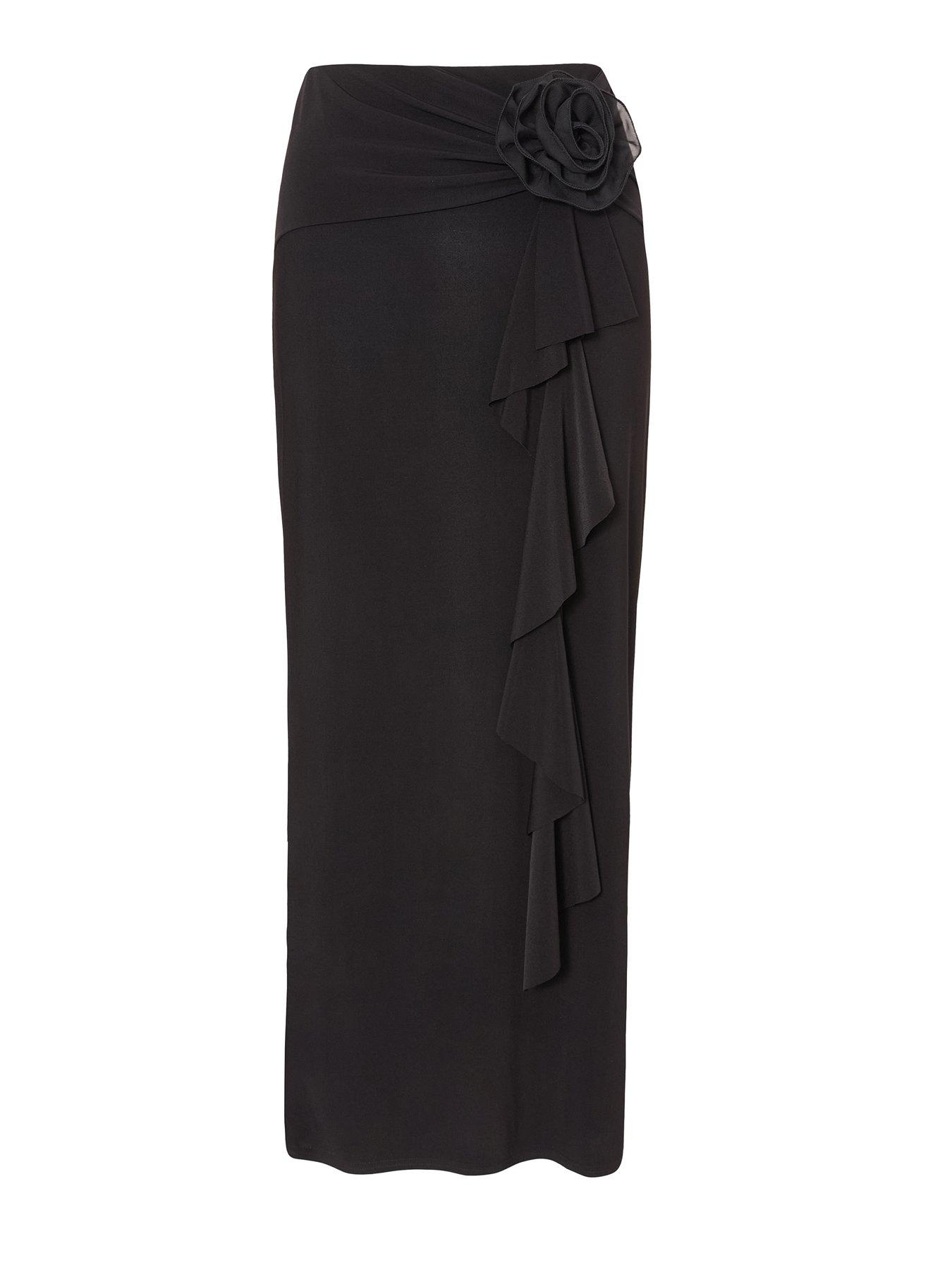 Image 4 of 6 of Quiz Black Corsage Maxi Skirt