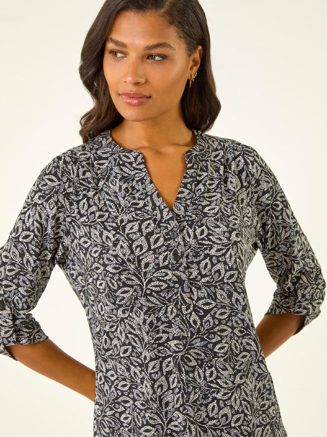 Image 5 of 5 of Roman Printed V-neck Stretch Top - Black