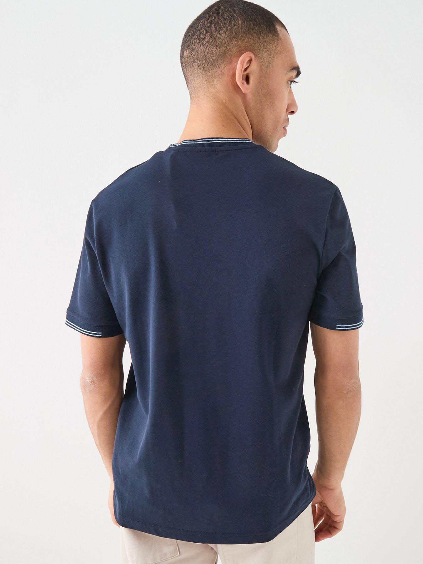 Image 2 of 5 of Lyle & Scott Quarter Tipped T-Shirt - Navy