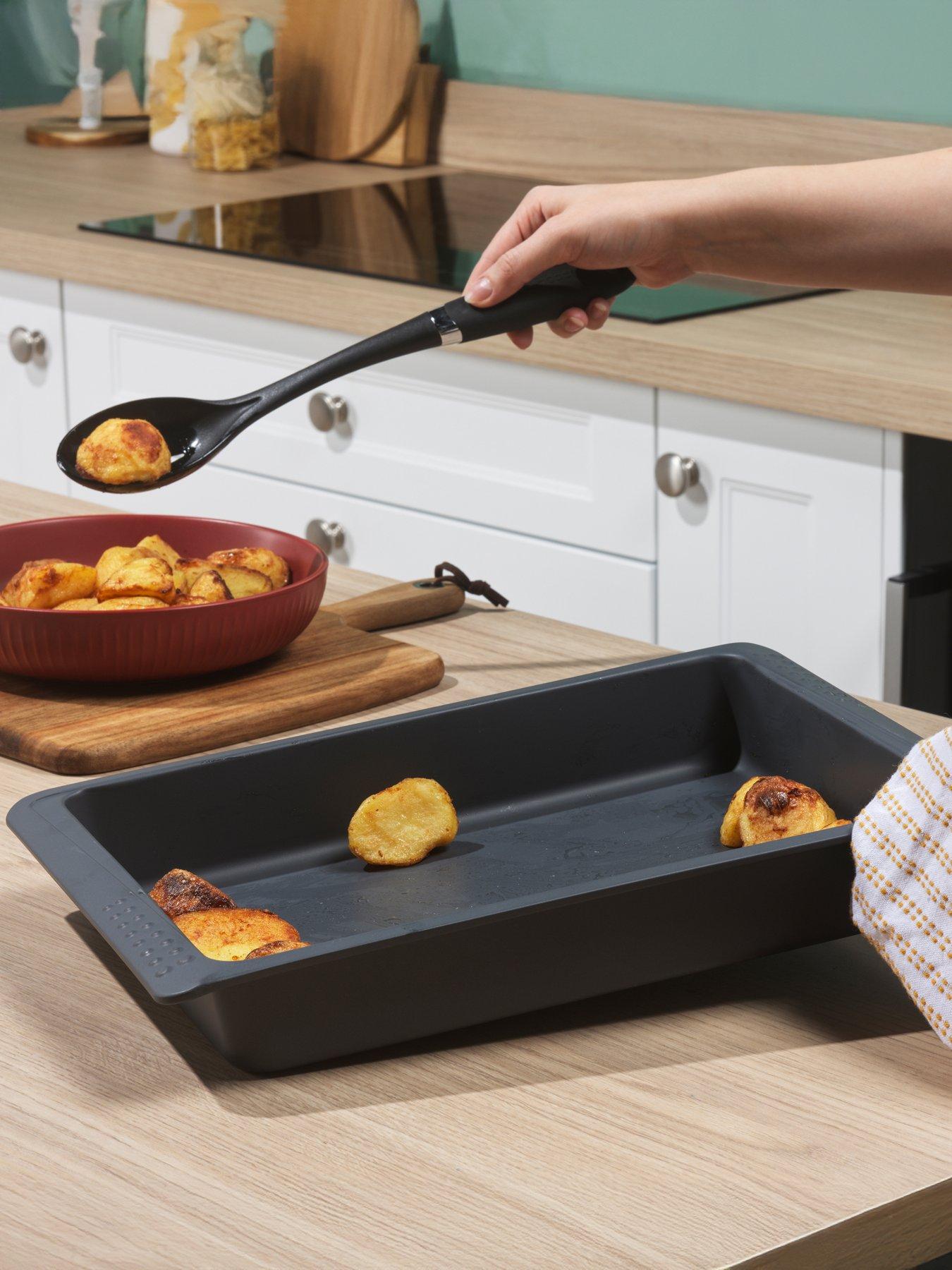  image of russell-hobbs-rh-shield-2pc-bakeware-set