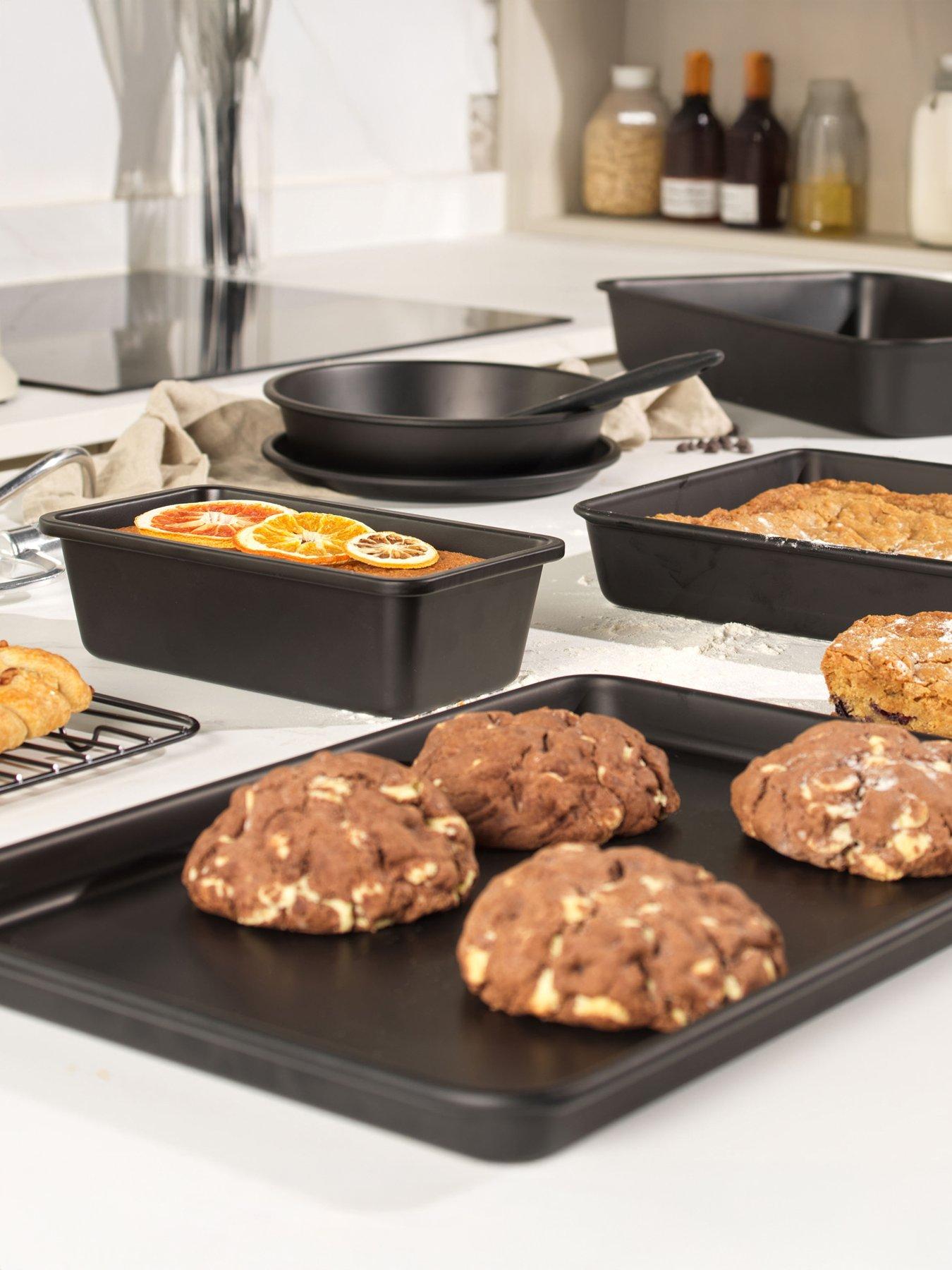 Image 3 of 5 of Salter Bakes 7pc Stacking Bakeware Set