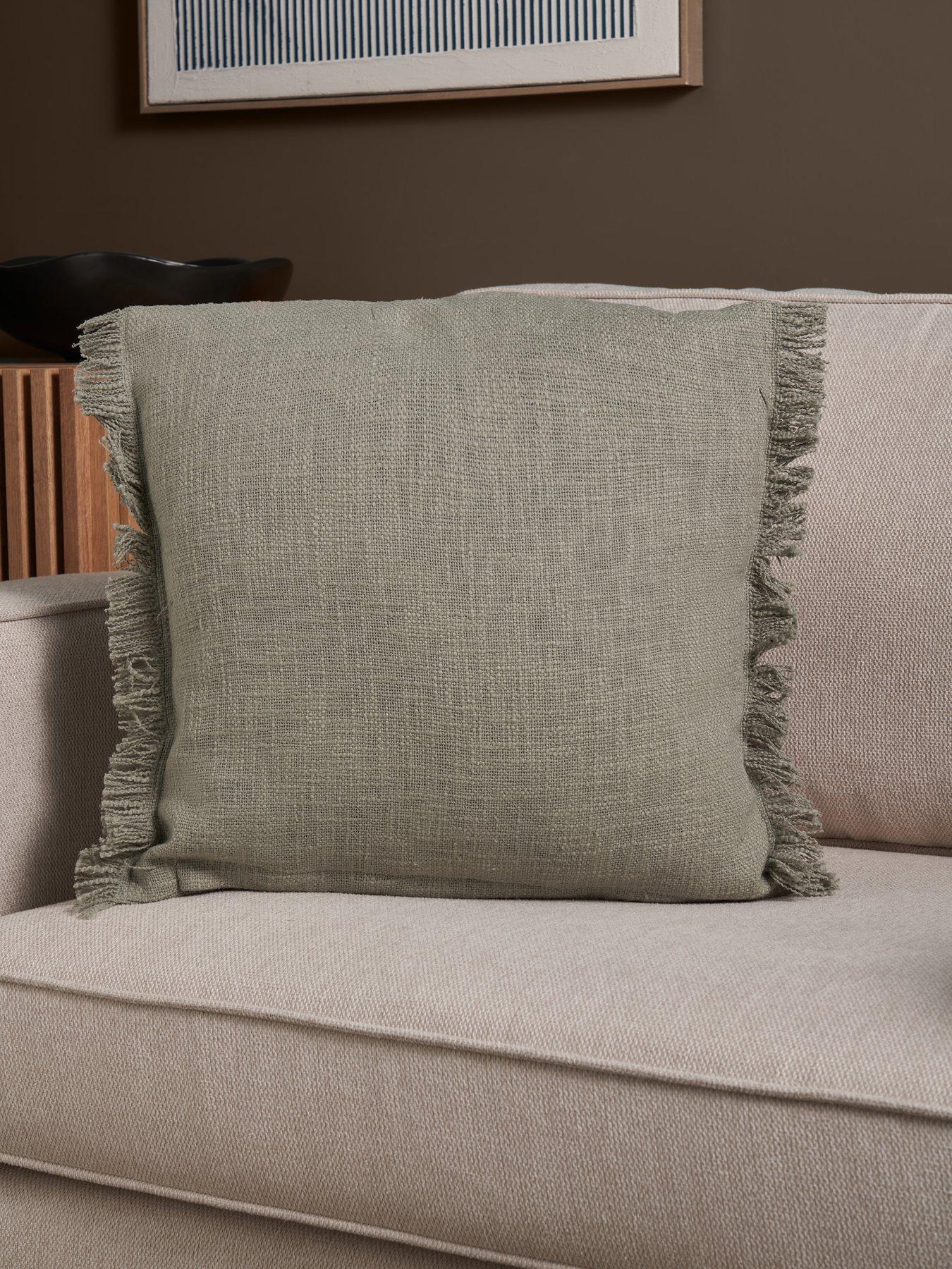the-very-collection-zen-textured-cushion-with-fringe