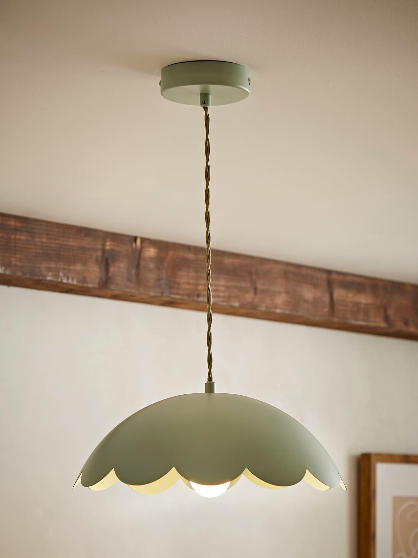 ValueLights Millie Flower Scallop Pendant Ceiling Light