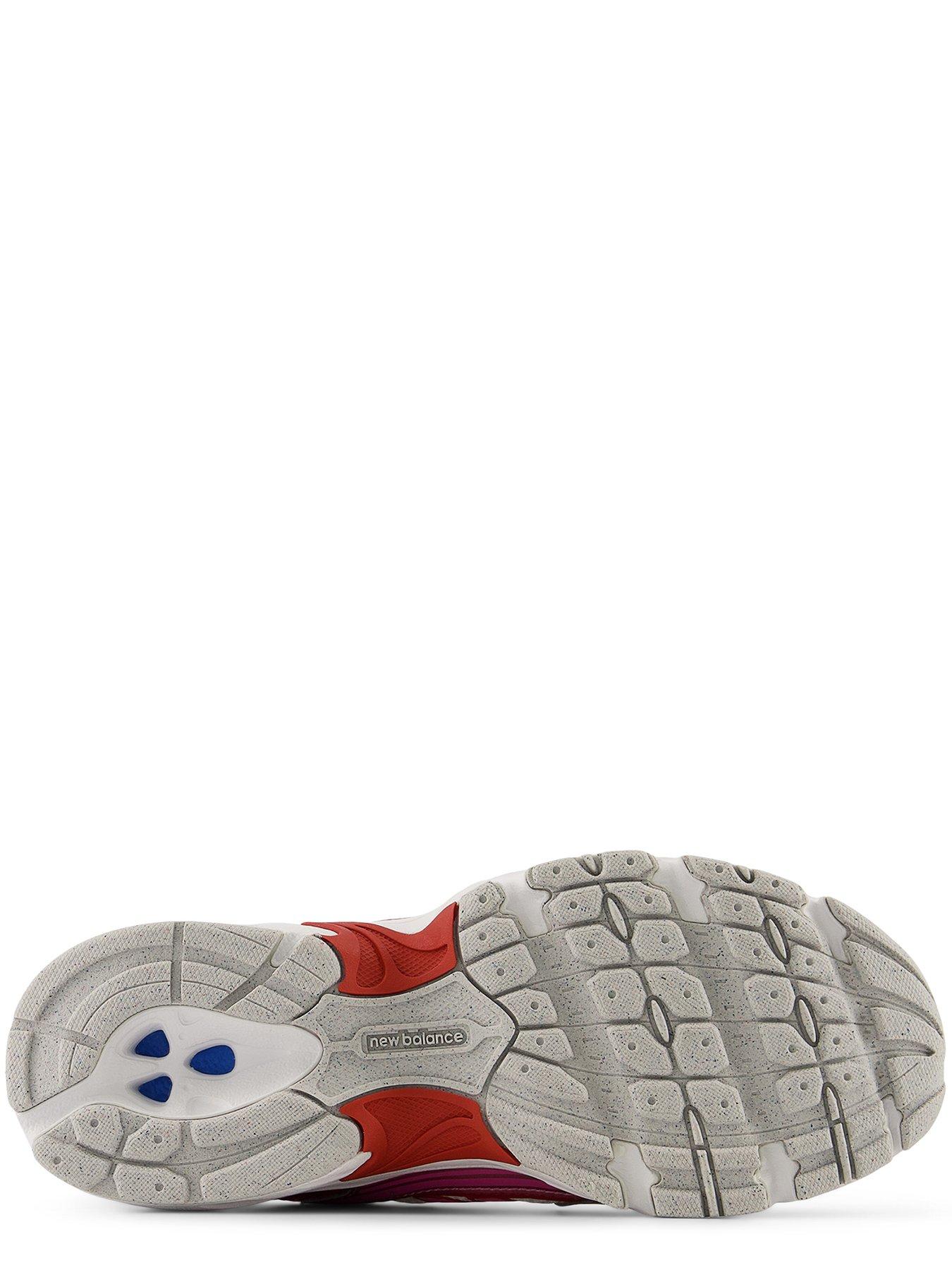  image of new-balance-junior-530-trainer-pink