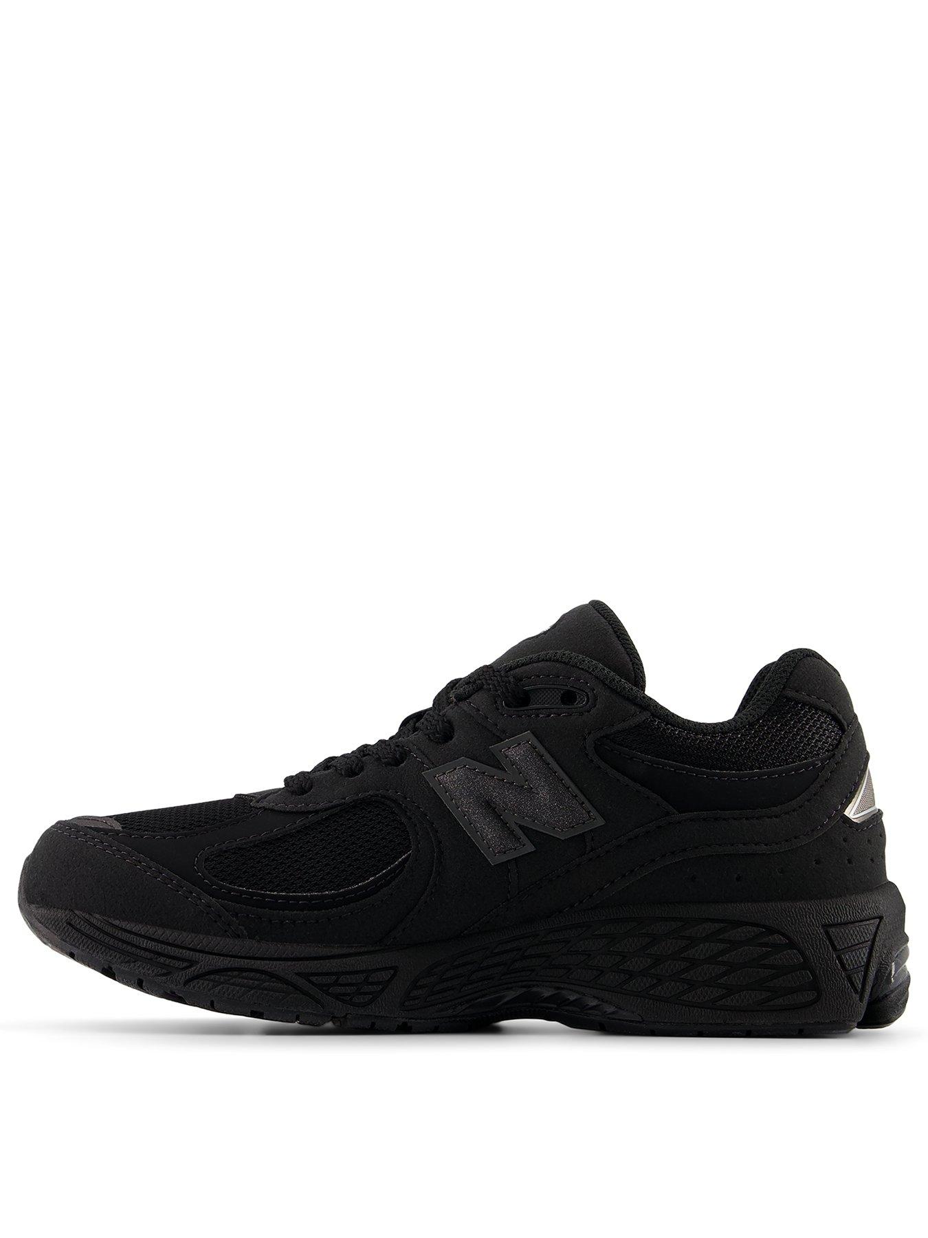  image of new-balance-junior-2002-trainer-black