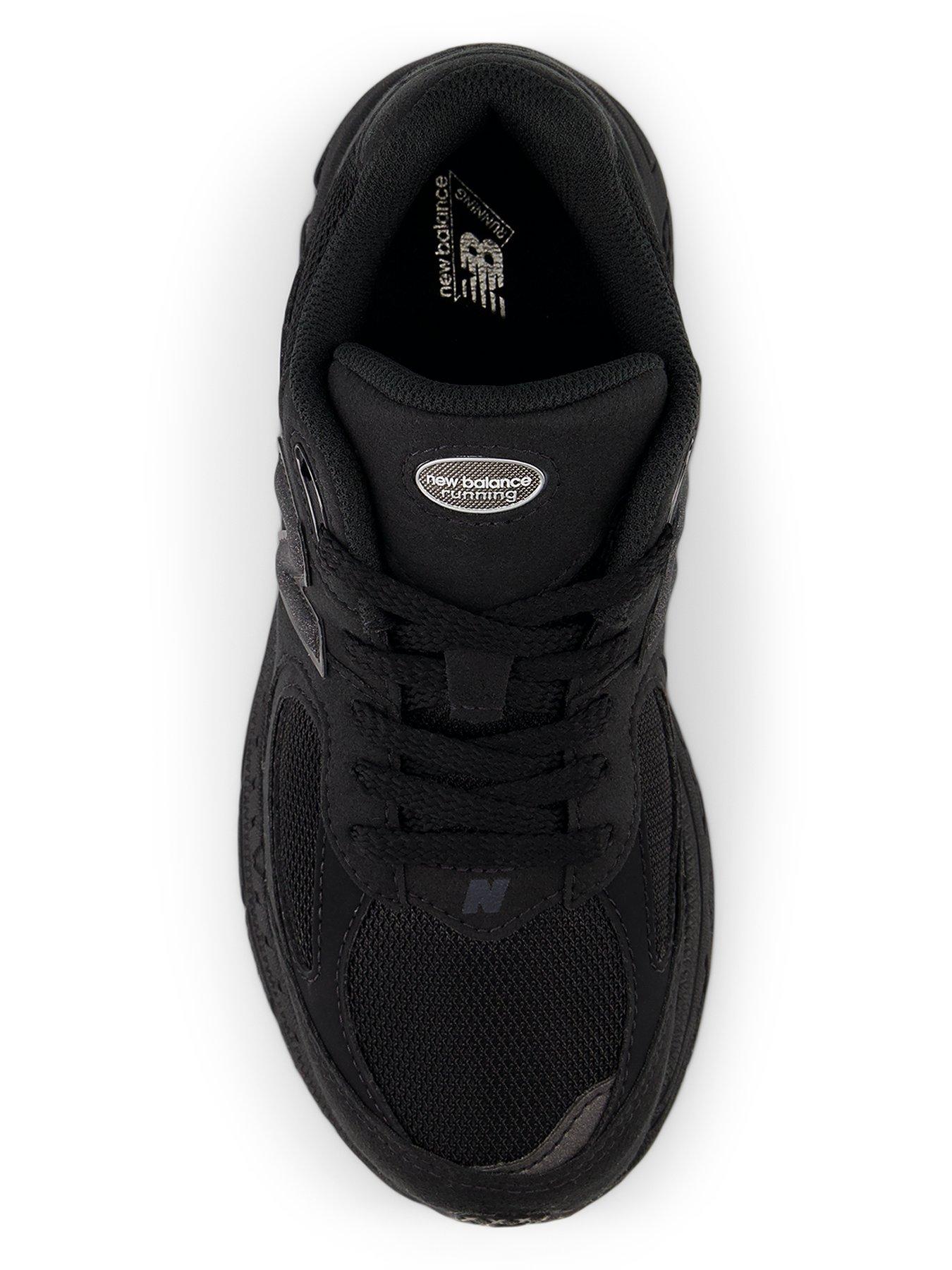  image of new-balance-junior-2002-trainer-black