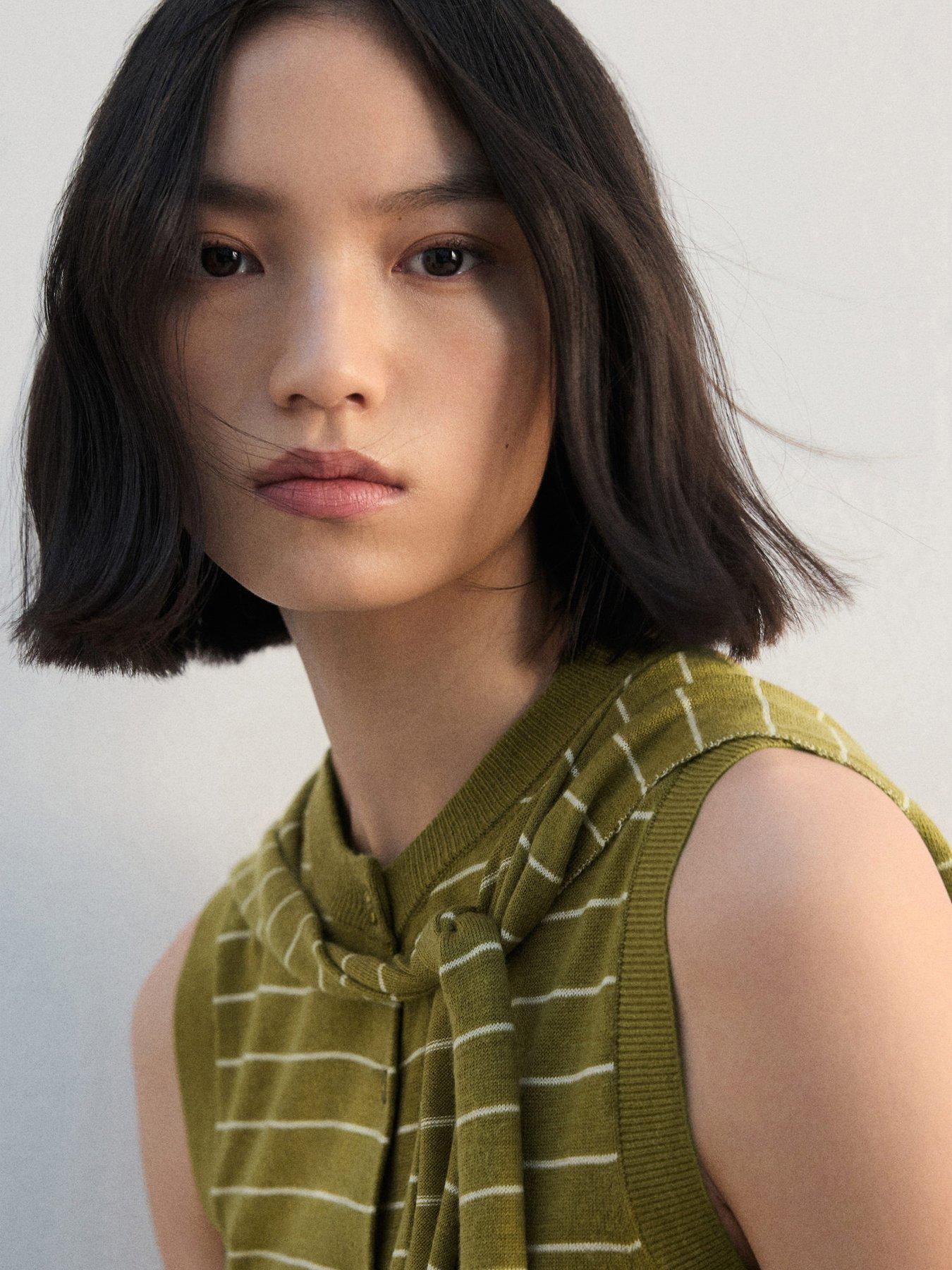 Image 4 of 7 of Mango Jersey-Knit Waistcoat - Green