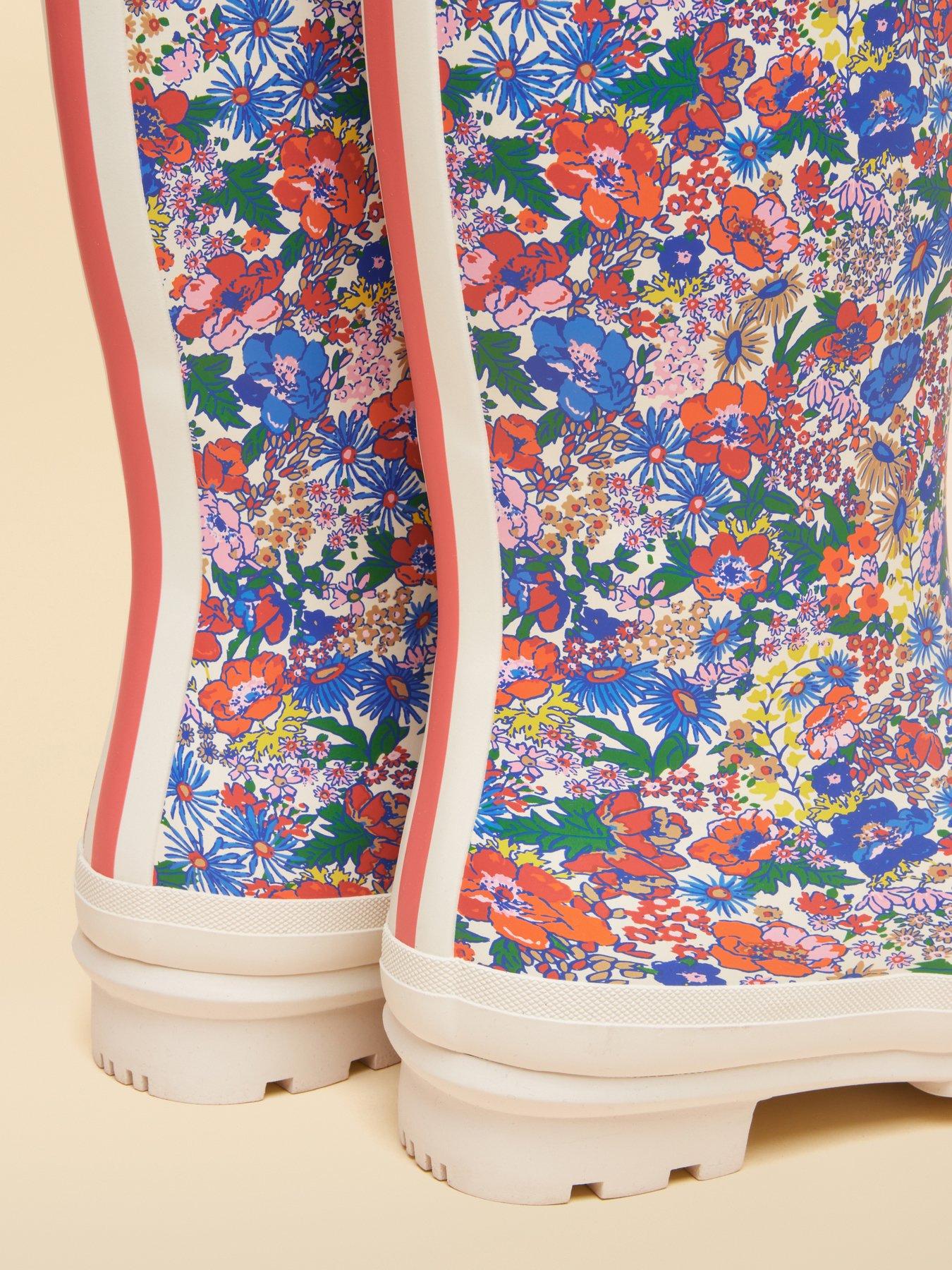 Image 6 of 7 of Joules Welly Print - White Ditsy