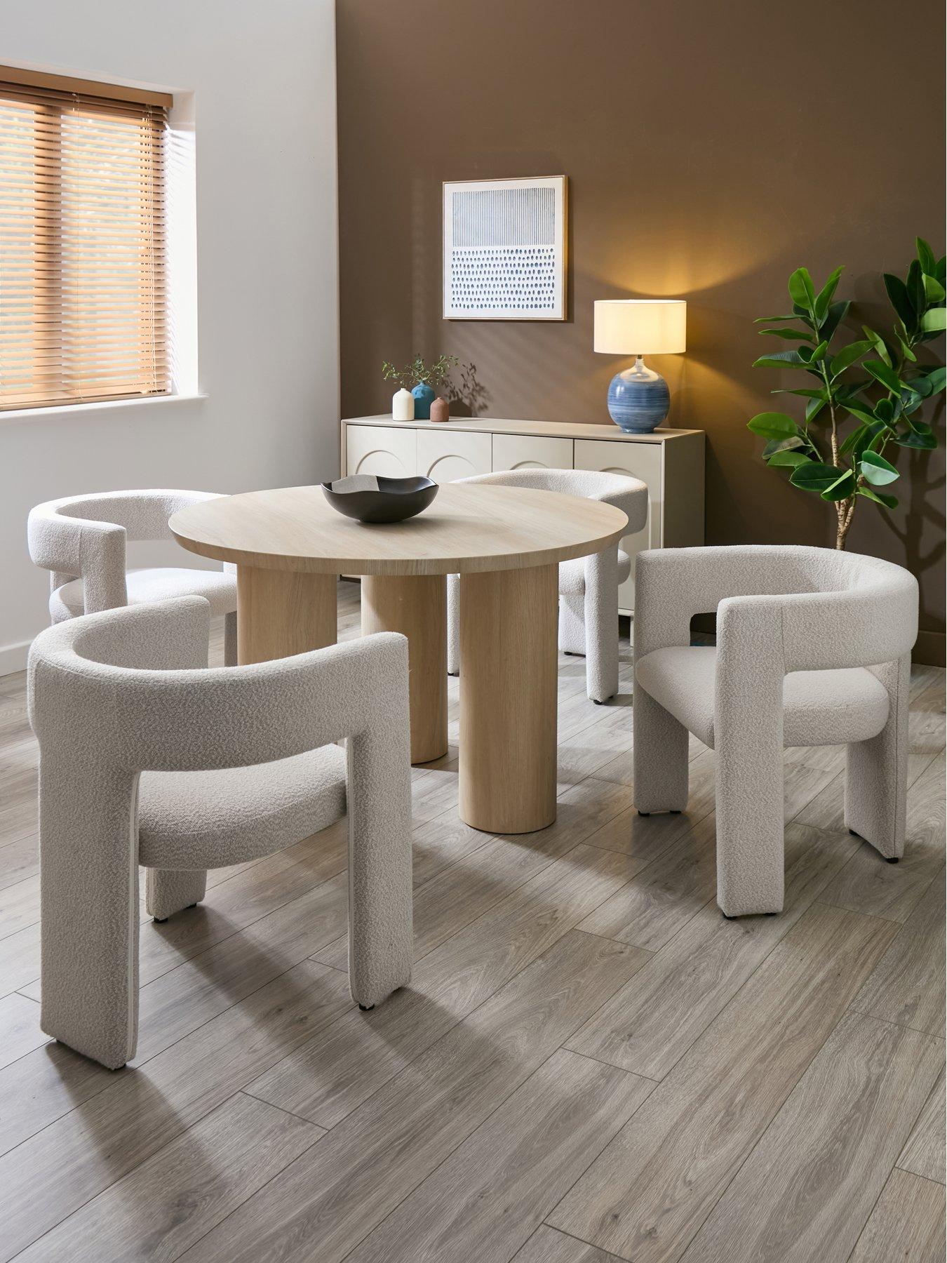 The Very Collection Arley 120 cm Round Dining Table + 4 Nell Boucle Dining Chairs - White Wash Oak/Cream