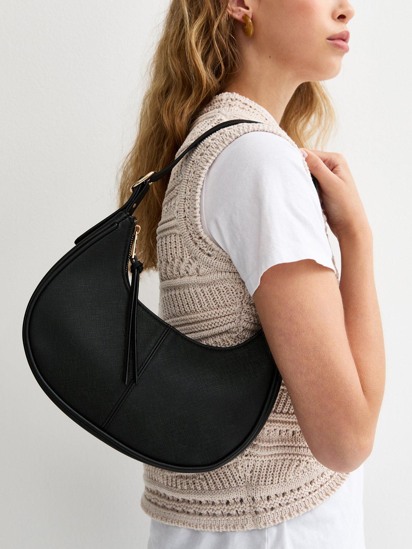 New Look Grained Faux Leather Oval Buckle Shoulder Bag - Black