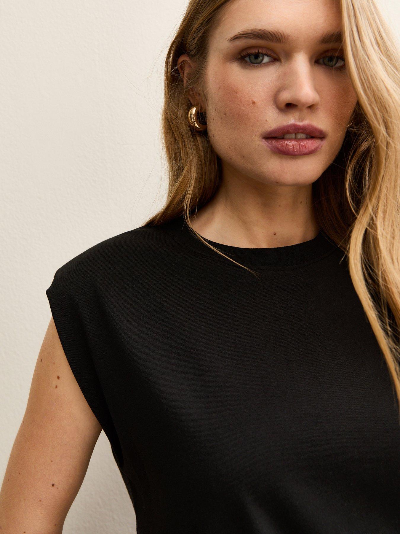 Image 4 of 5 of New Look Shoulder Pad Tank Top - Black