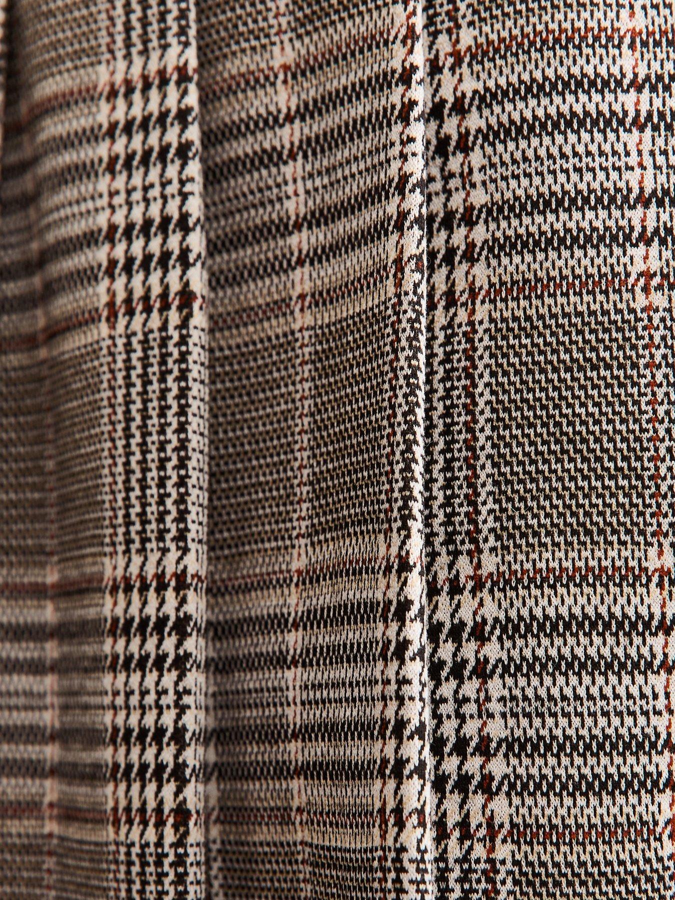 Image 5 of 5 of New Look Light Grey Checked Pleated Mini Skirt