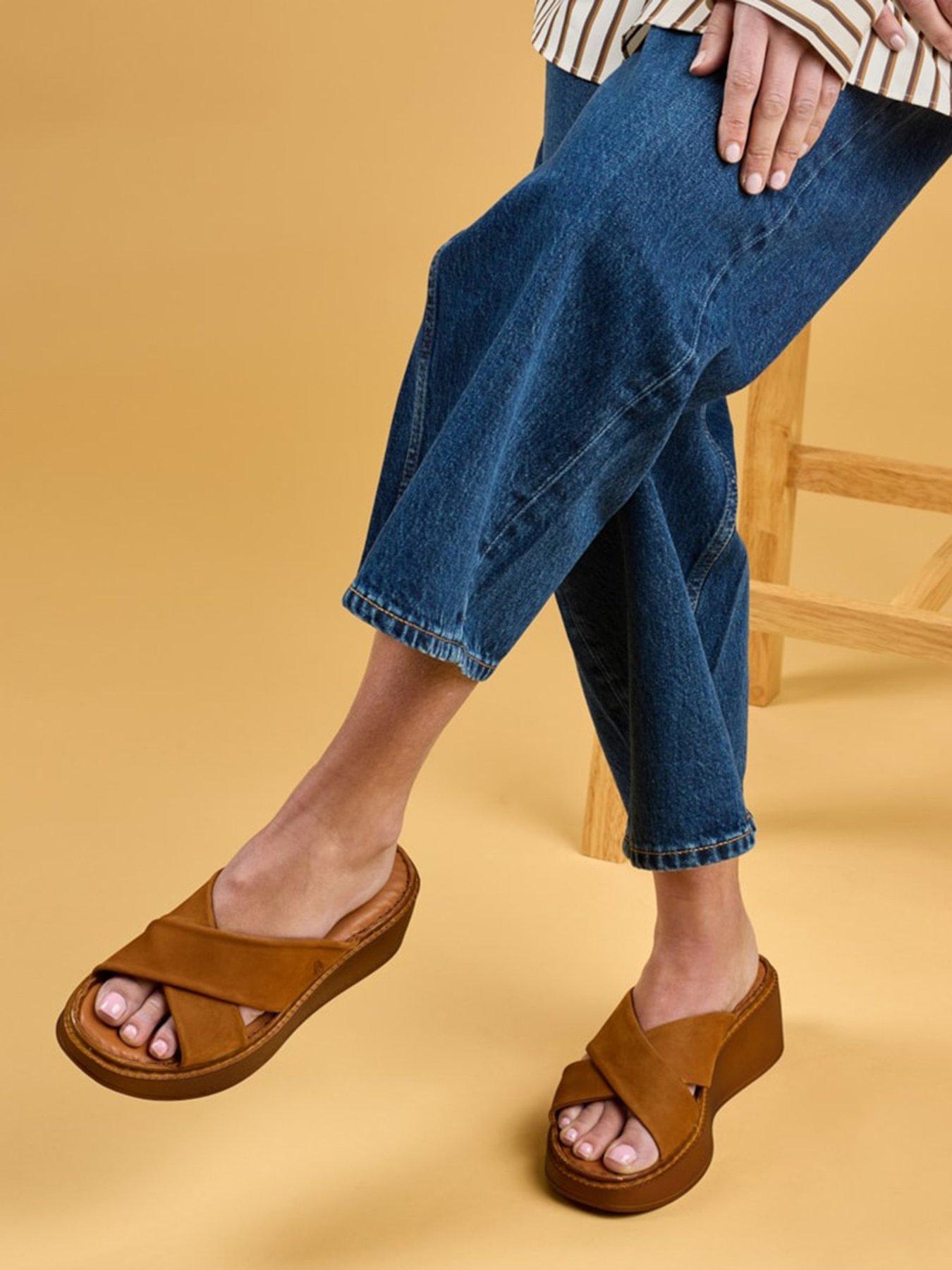 Image 7 of 7 of Hush Puppies Bobbi Wedge Sandals&nbsp;-&nbsp;Tan&nbsp;