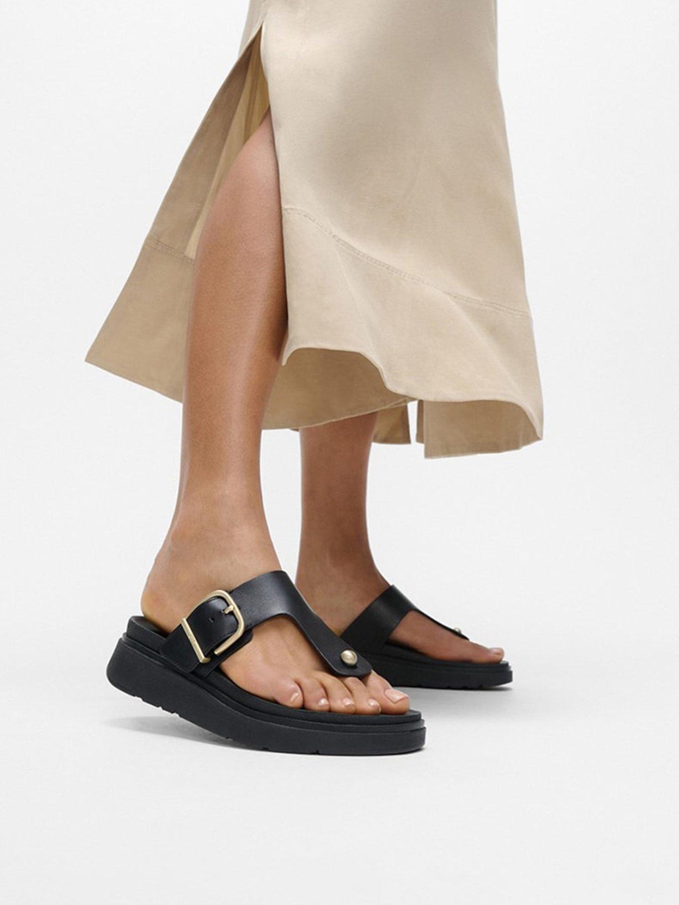  image of fitflop-gen-ff-buckle-leather-toe-post-sandals