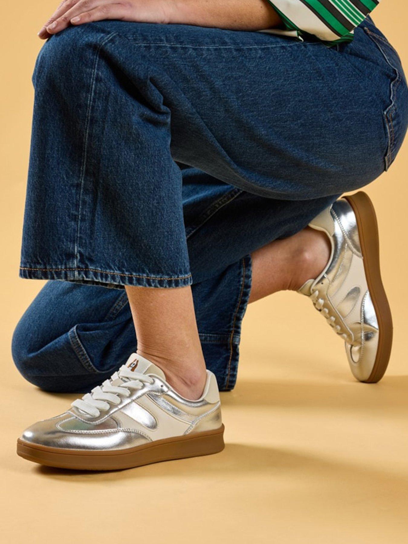 Image 1 of 7 of Hush Puppies Maura Sneaker-silver Leather