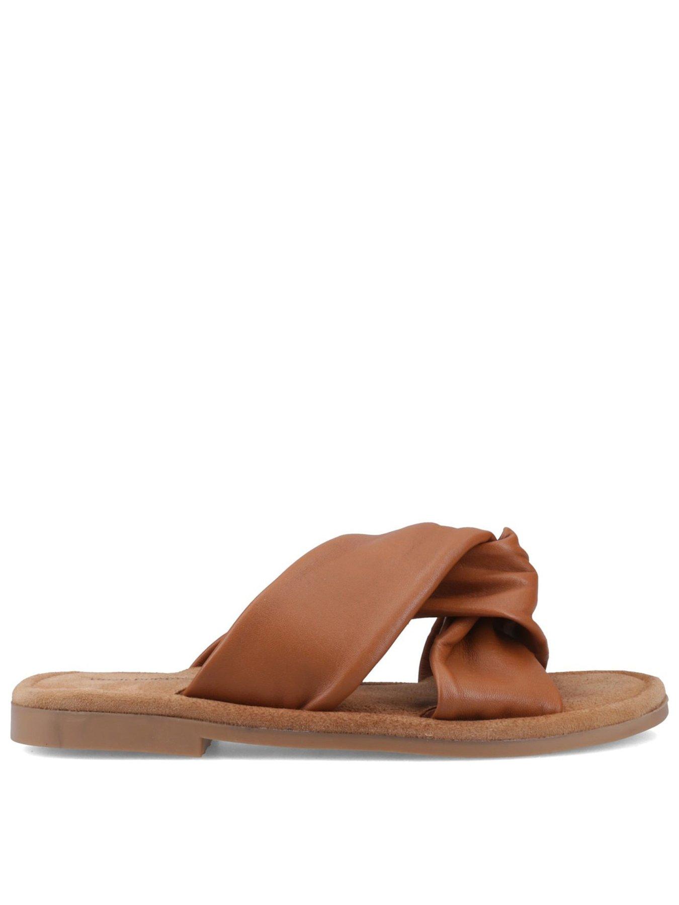 Hush Puppies Amy Wide Fit Sandal-tan