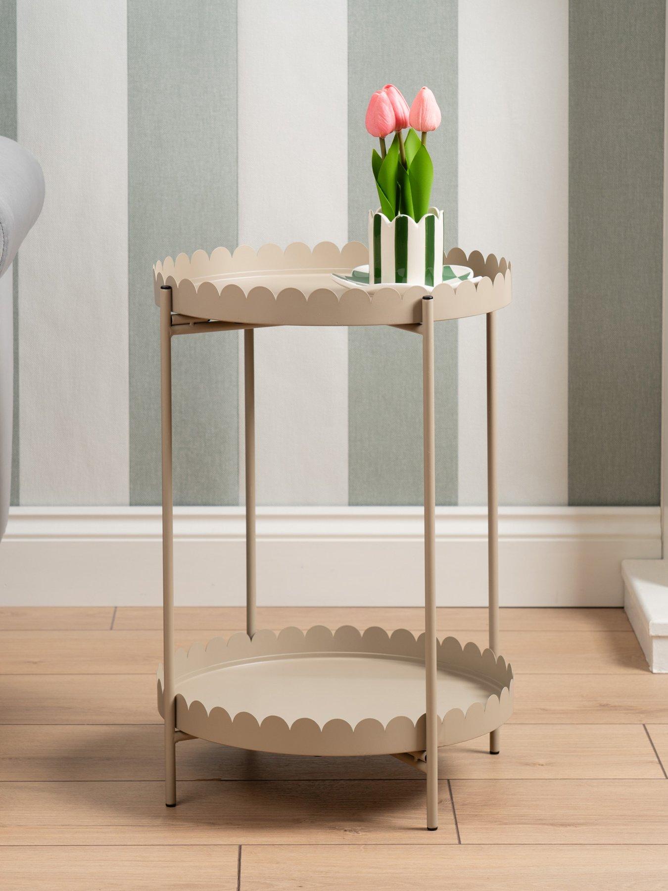 scottish-everlastings-round-scallop-table-beige