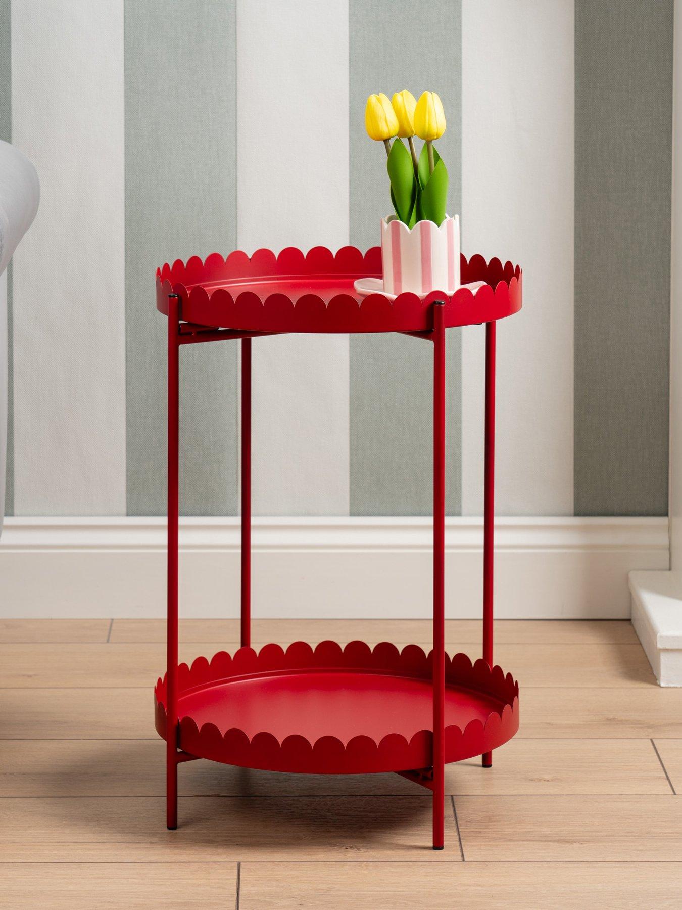 Scottish Everlastings Round Scallop Table - Red