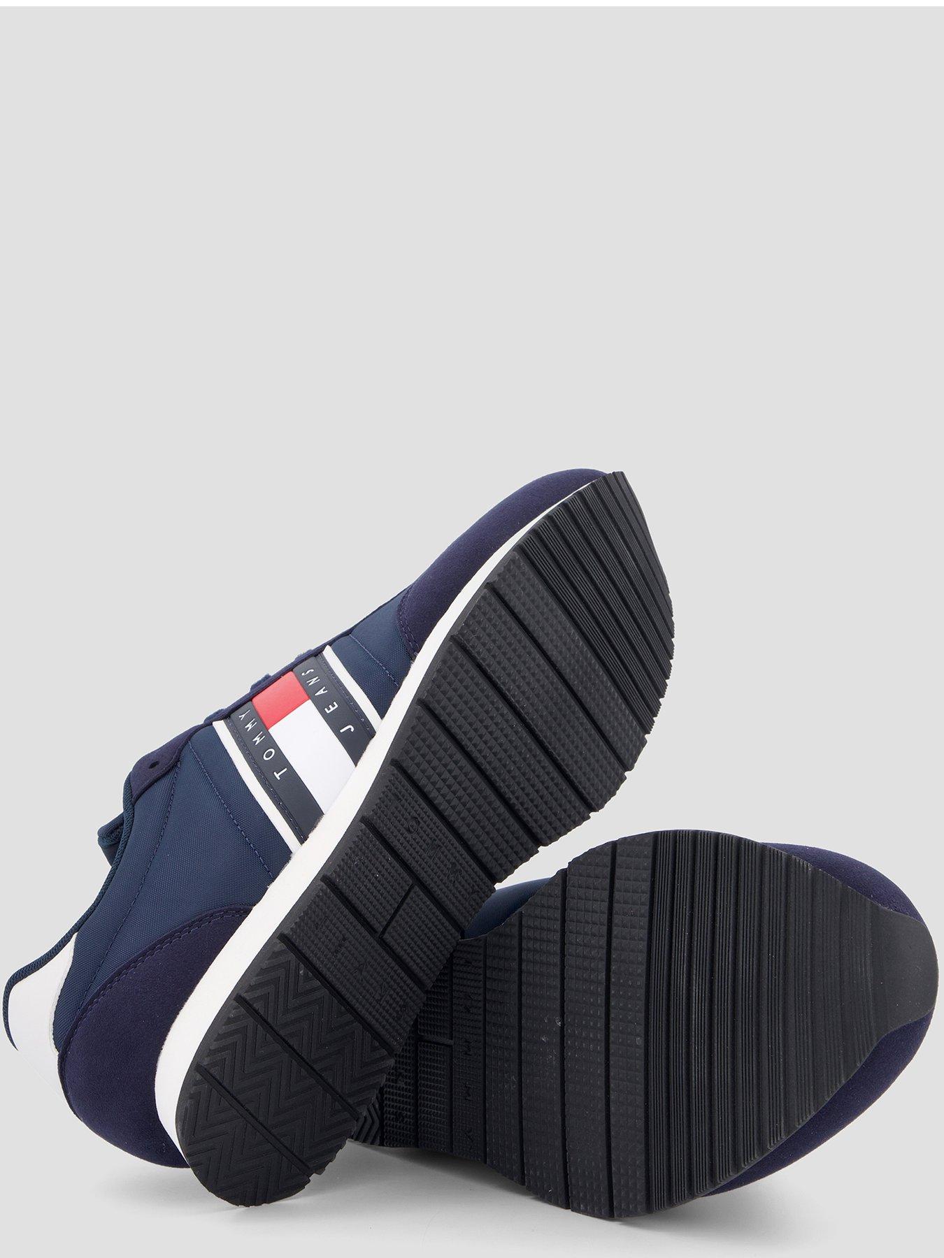 Image 4 of 7 of Tommy Jeans Classic Runner Trainers - Navy