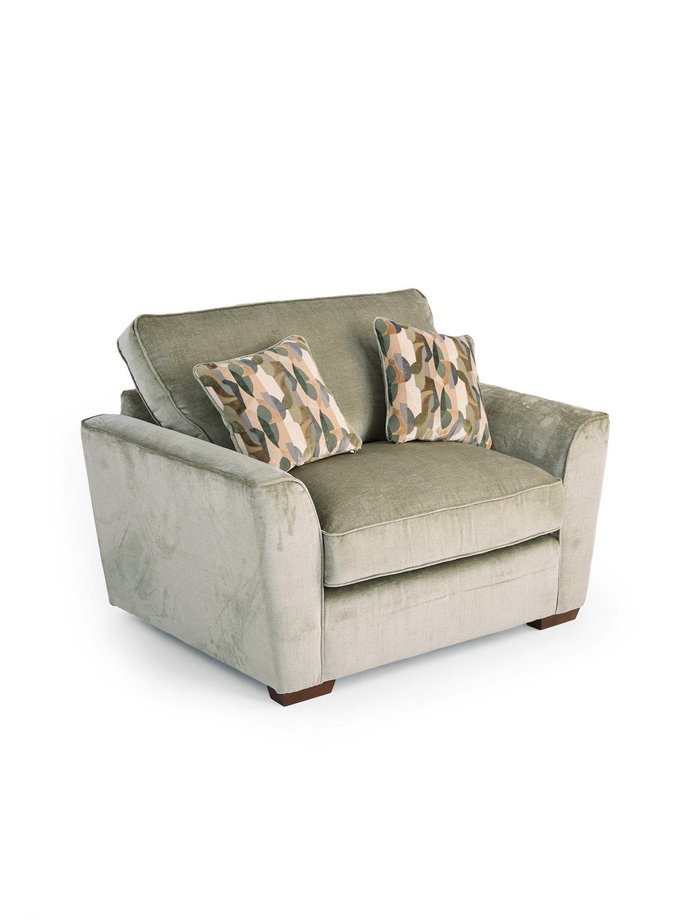 Image 3 of 7 of The Very Collection Clover Snuggle Chair
