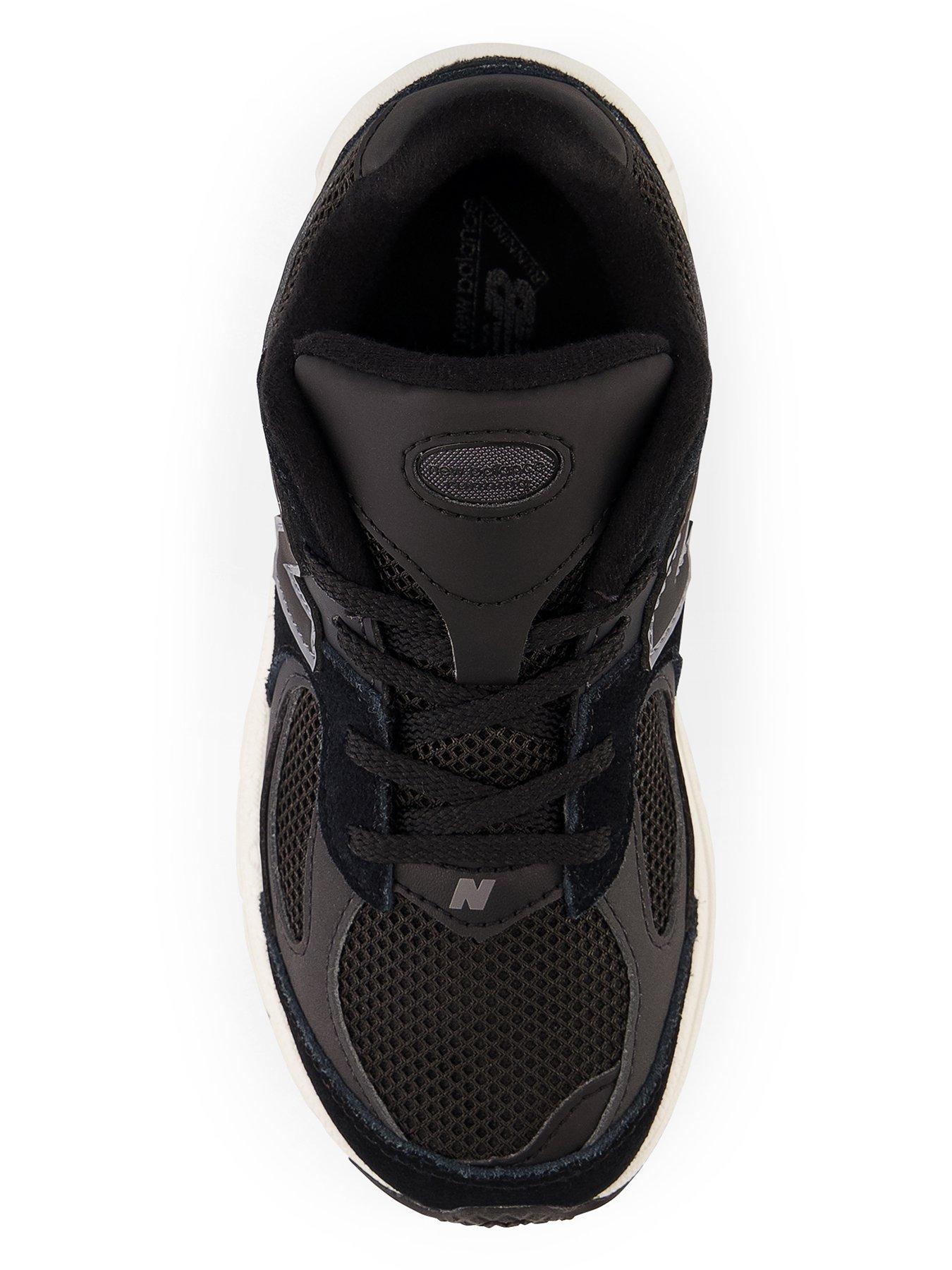  image of new-balance-kids-2002-trainer-black
