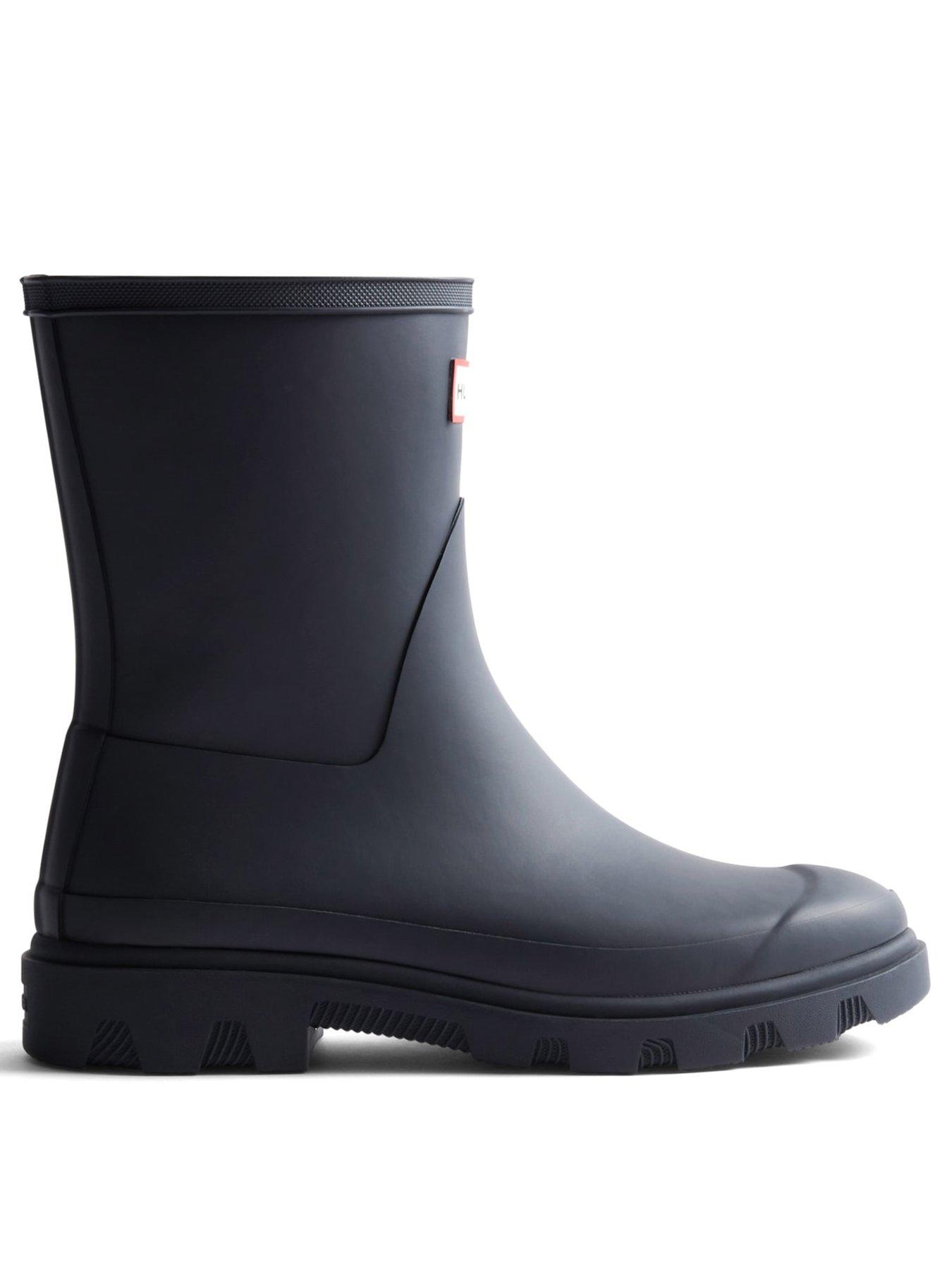 stillFront image of hunter-unisex-downpour-short-boot--hunter-navy