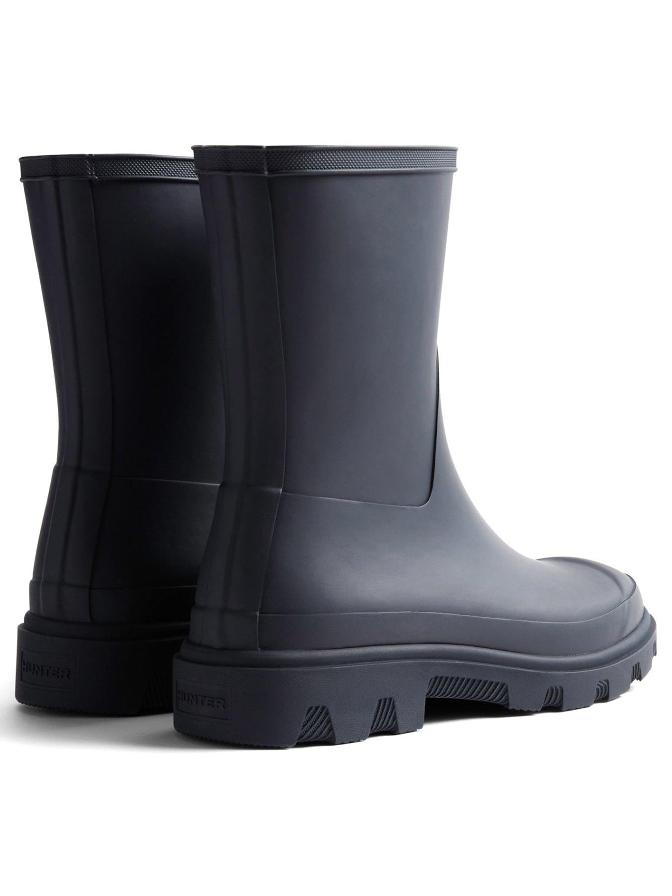  image of hunter-unisex-downpour-short-boot--hunter-navy