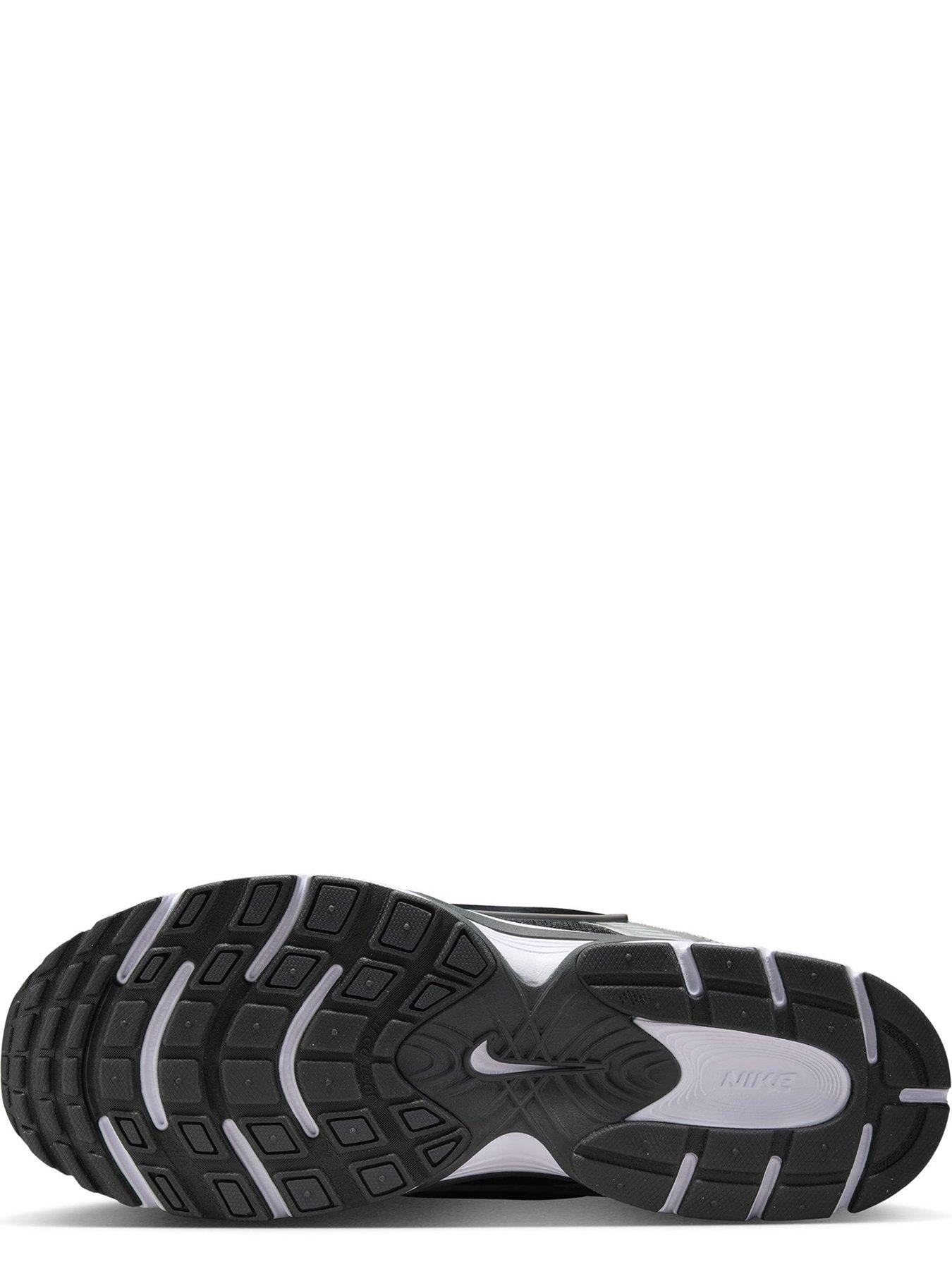Image 5 of 7 of Nike Mens V5 Rnr Trainers - Black