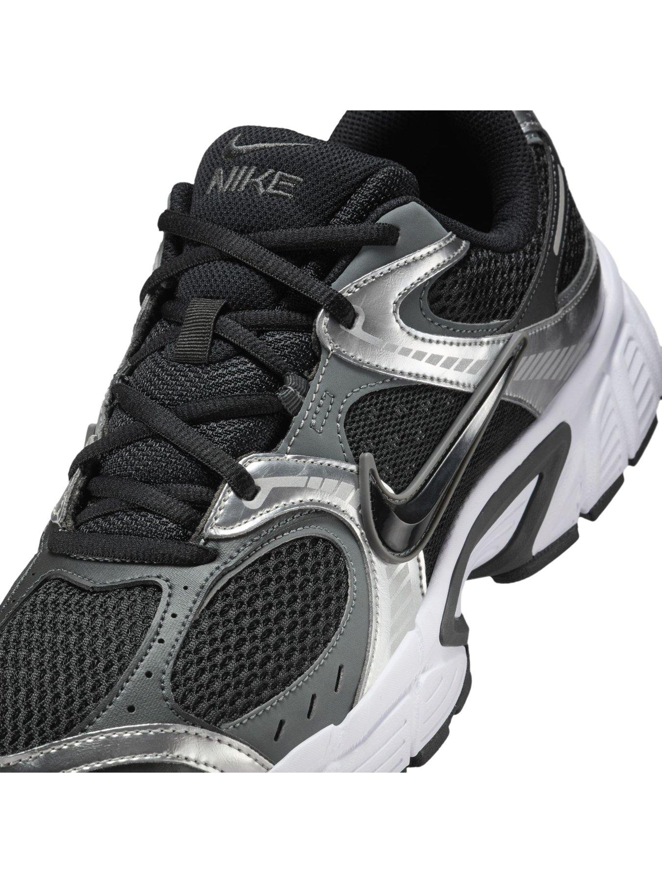 Image 6 of 7 of Nike Mens V5 Rnr Trainers - Black