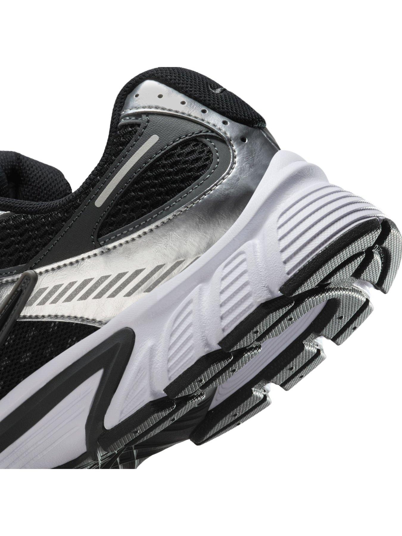 Image 7 of 7 of Nike Mens V5 Rnr Trainers - Black