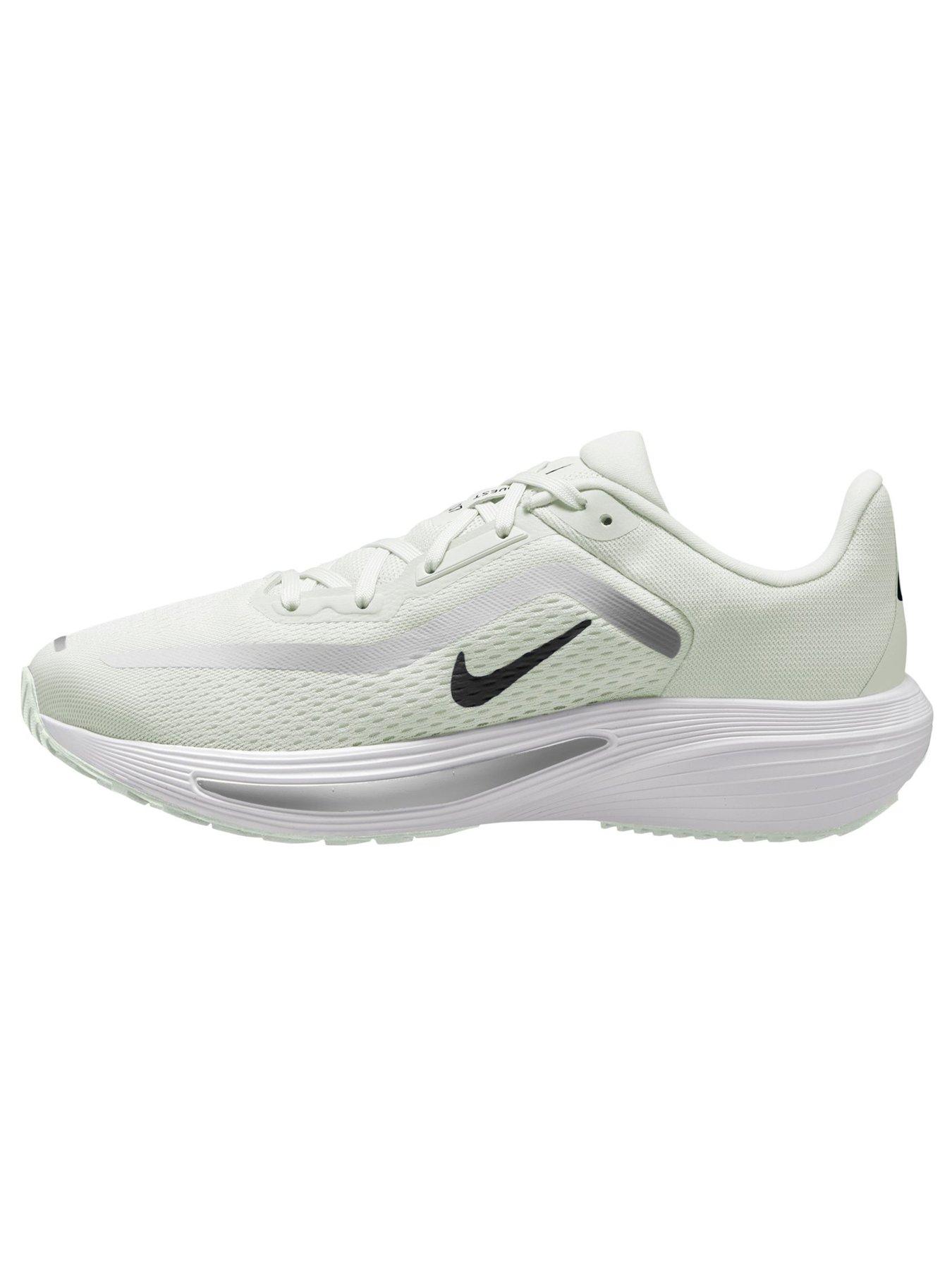 Image 4 of 4 of Nike Womens Running Quest 7 Trainers - White